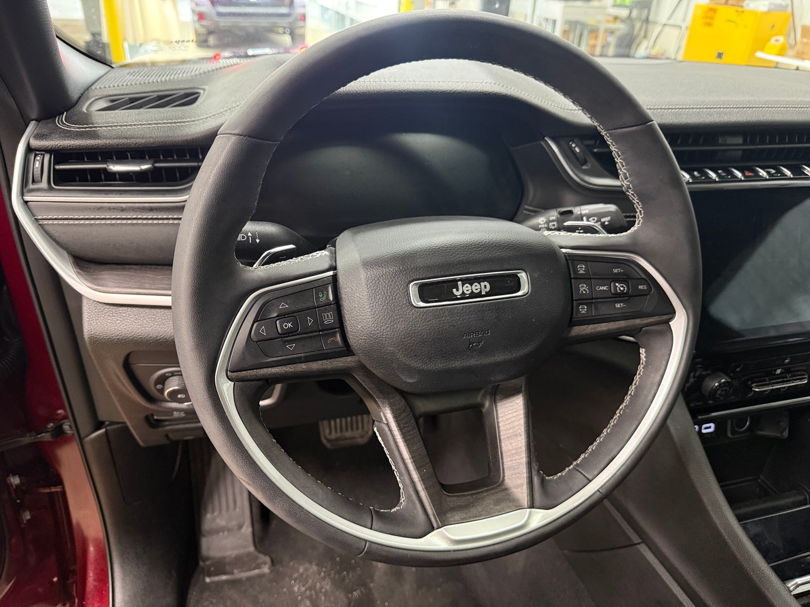 Thumbnail: 2025 Jeep Grand Cherokee - 4