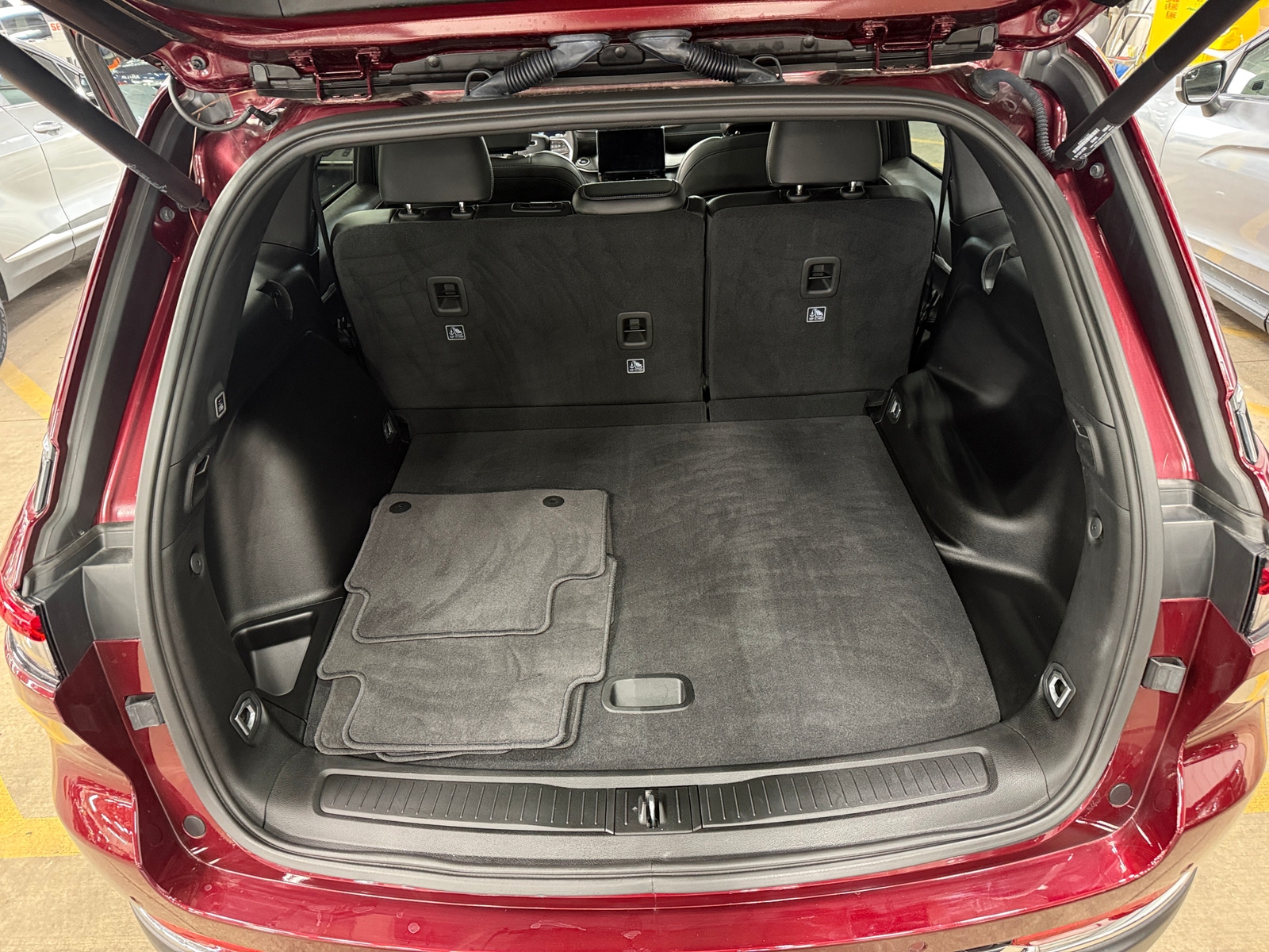 Thumbnail: 2025 Jeep Grand Cherokee - 6