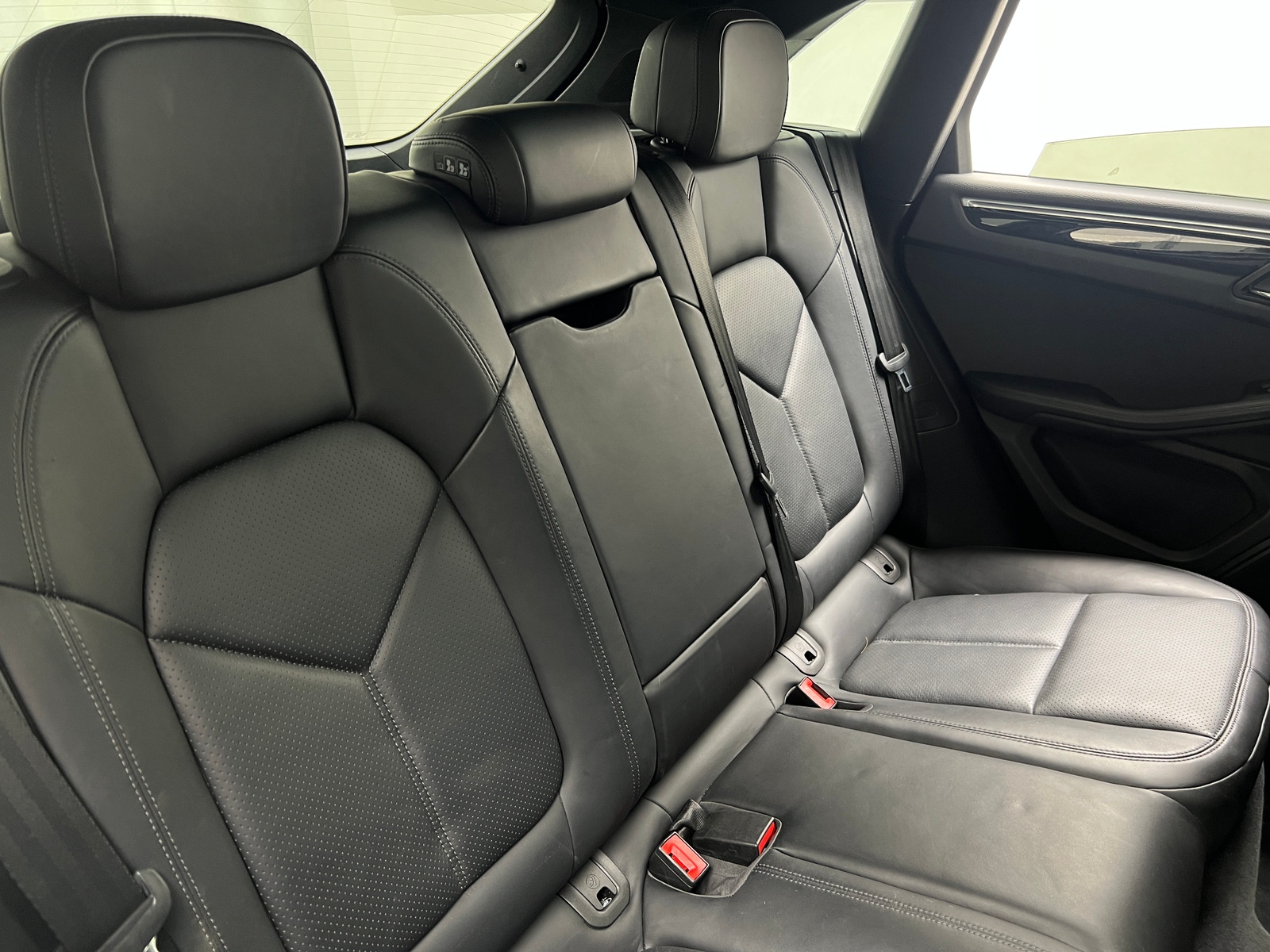 Thumbnail: 2017 Porsche Macan - 5