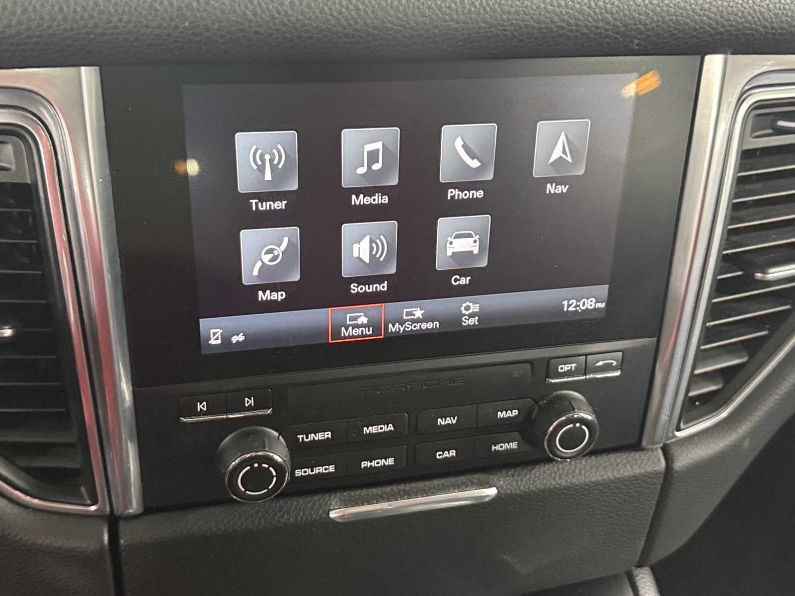 Thumbnail: 2017 Porsche Macan - 3