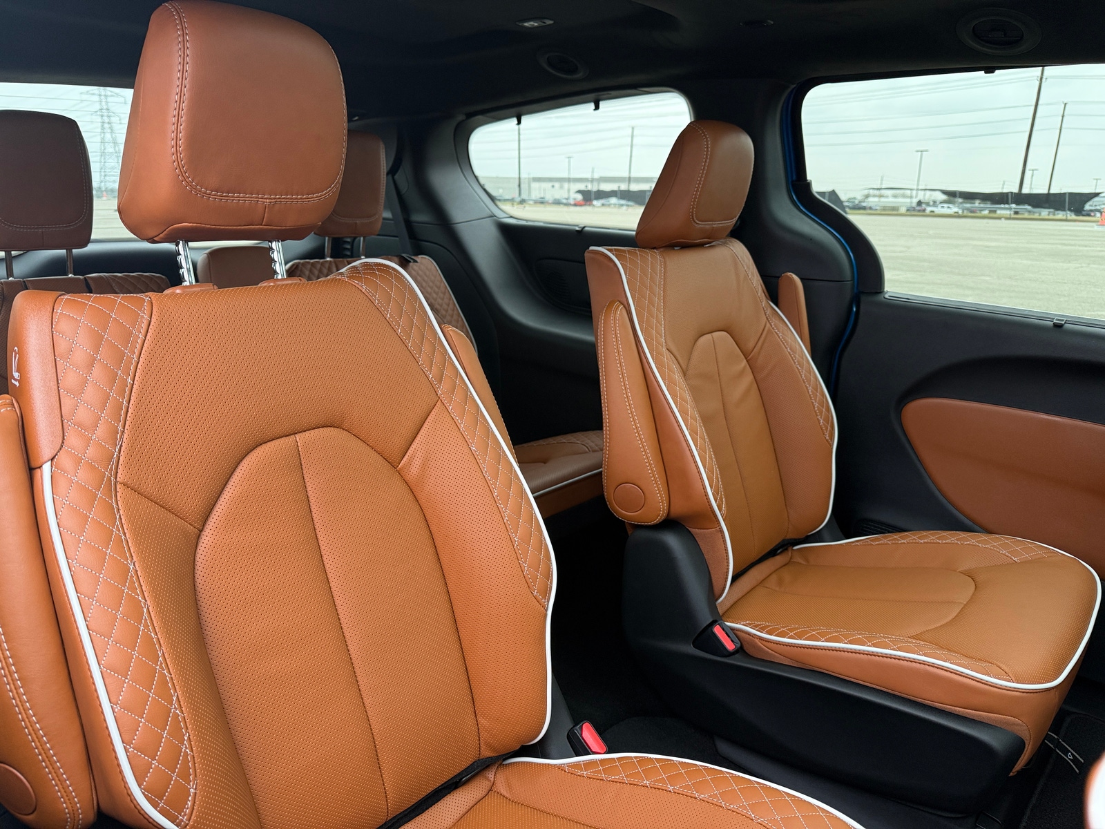 Thumbnail: 2026 Chrysler Pacifica - 5