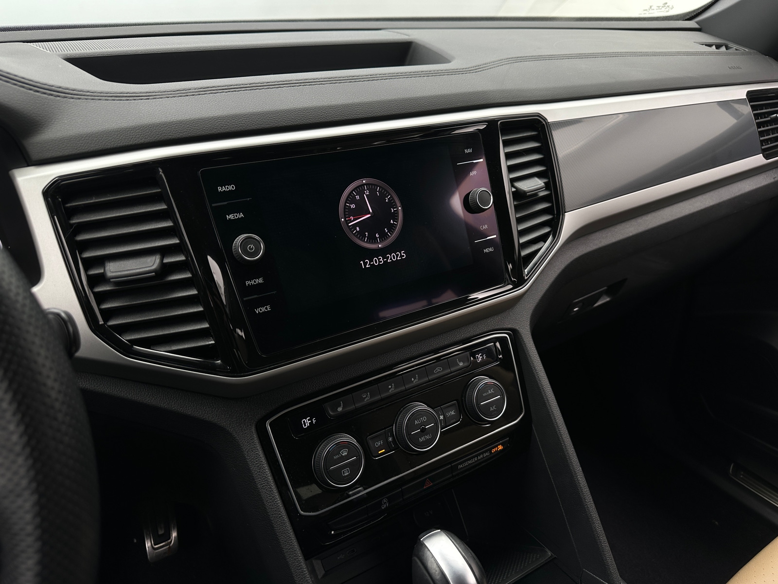 Thumbnail: 2022 Volkswagen Atlas - 3