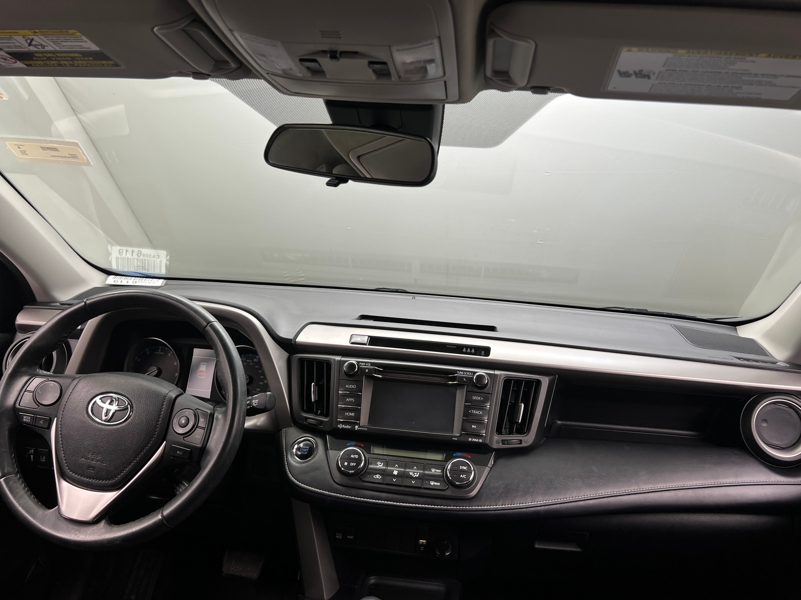 Thumbnail: 2018 Toyota RAV4 - 3