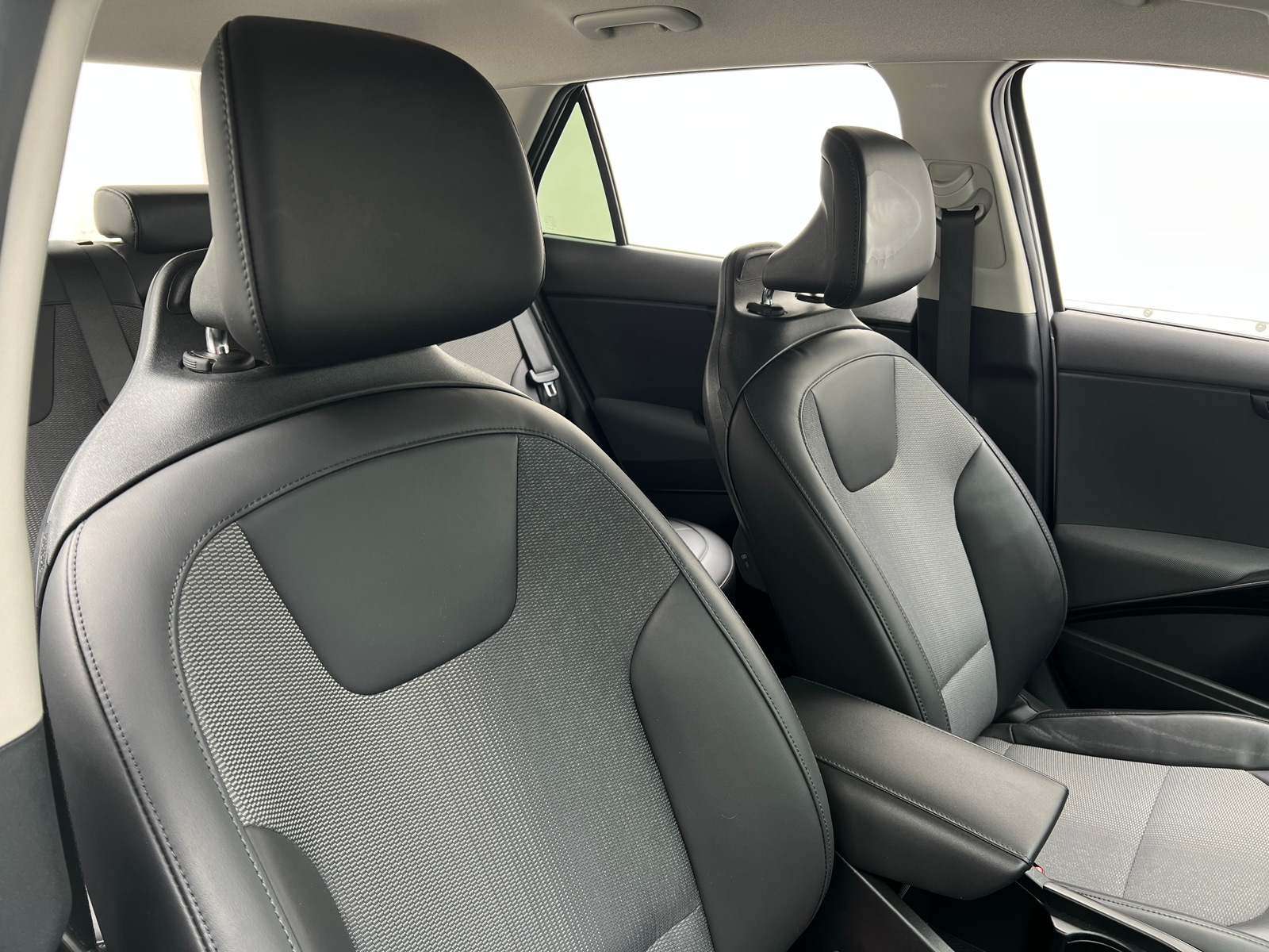 Thumbnail: 2023 Kia Niro - 2