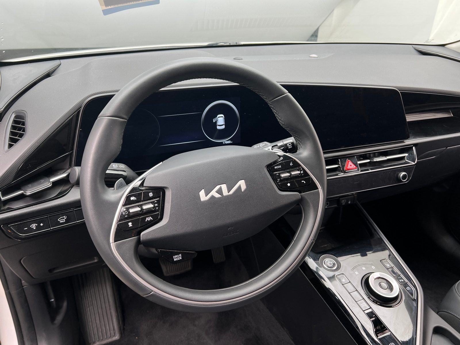 Thumbnail: 2023 Kia Niro - 5