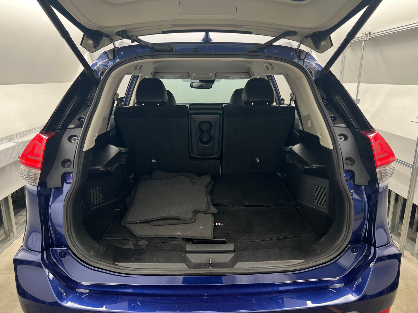 Thumbnail: 2017 Nissan Rogue - 6