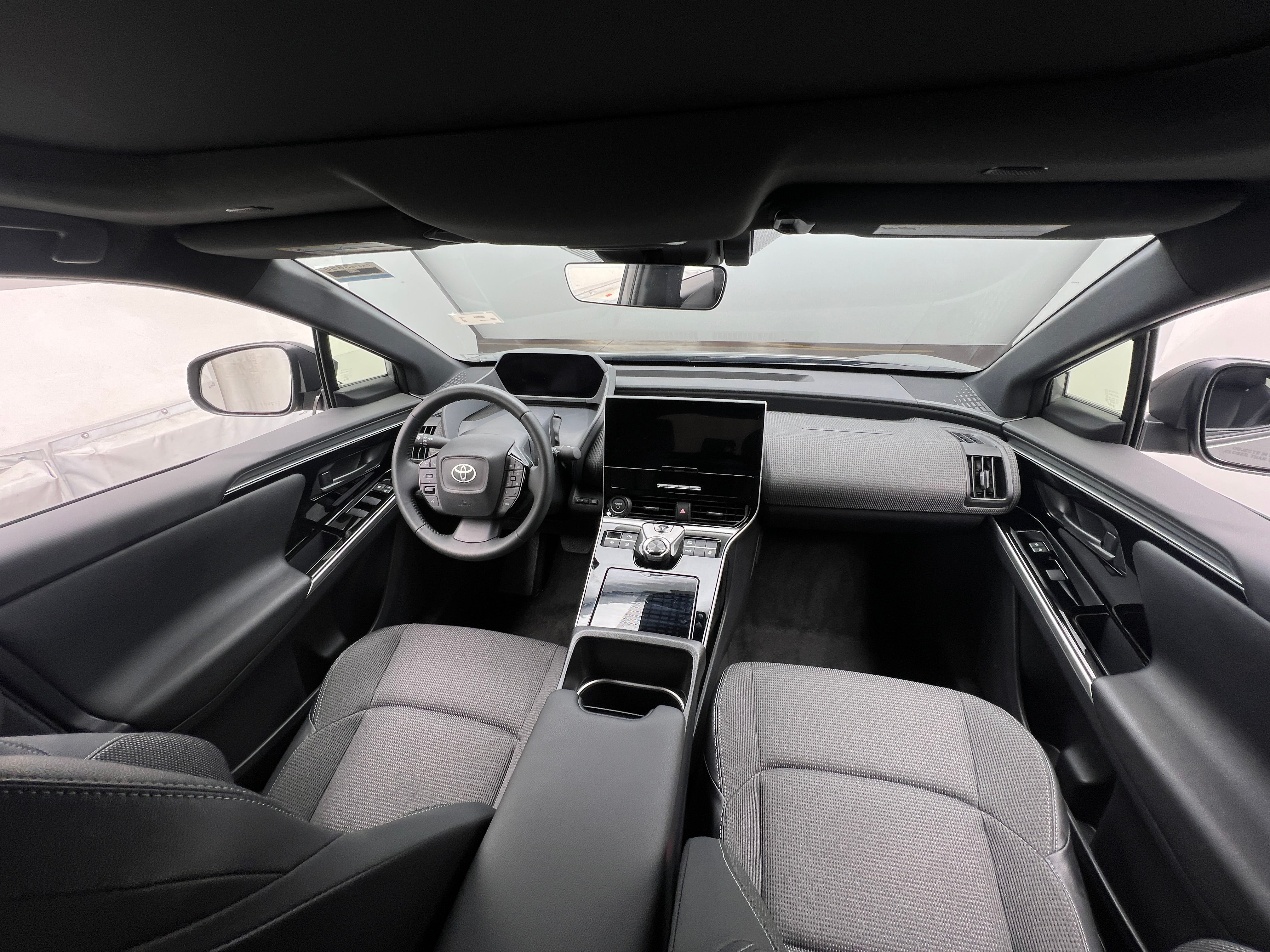 Used 2024 Toyota bZ4X XLE with VIN JTMAAAAAXRA051995 for sale in Oak Creek, WI