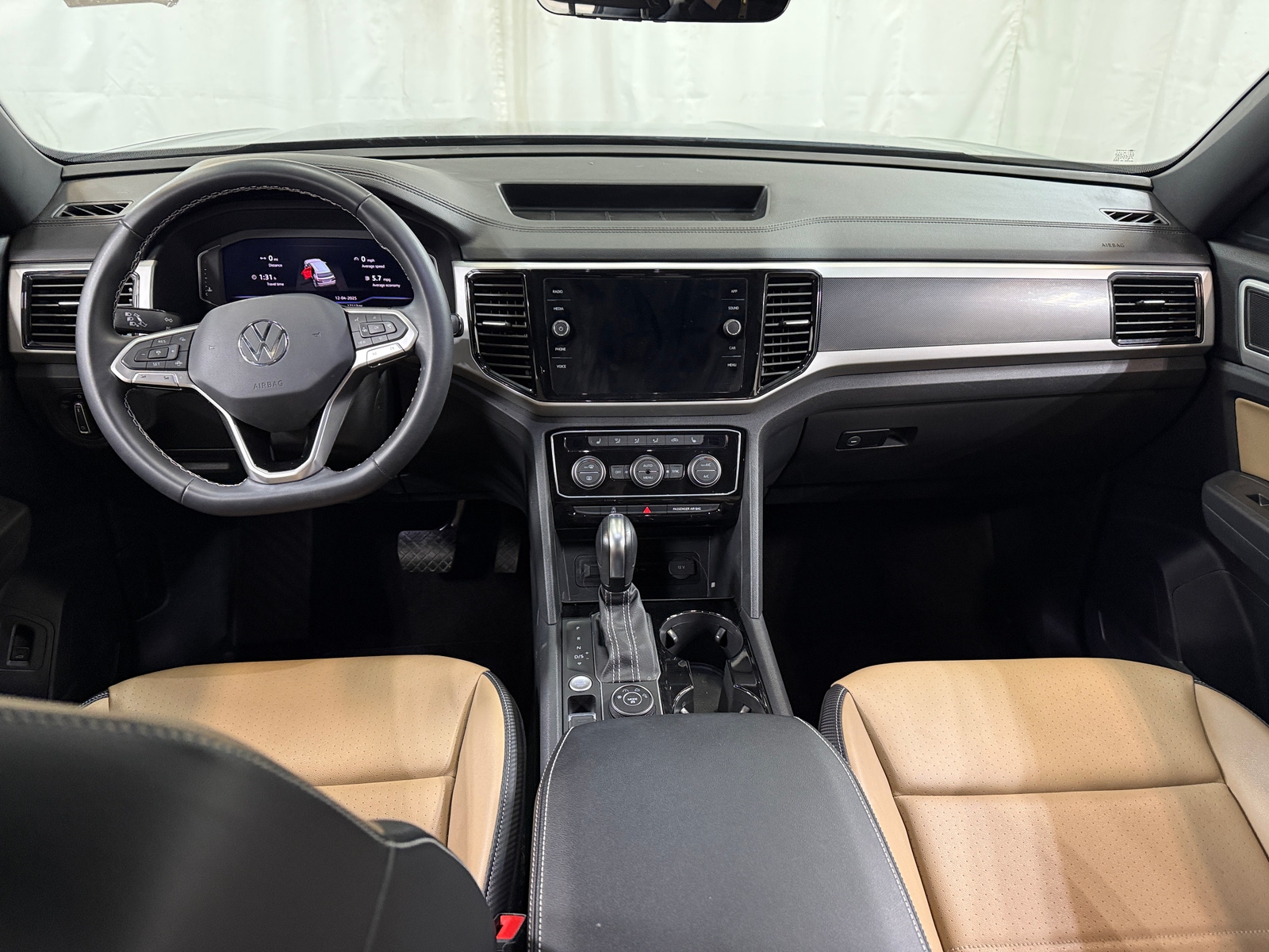 Thumbnail: 2022 Volkswagen Atlas - 2