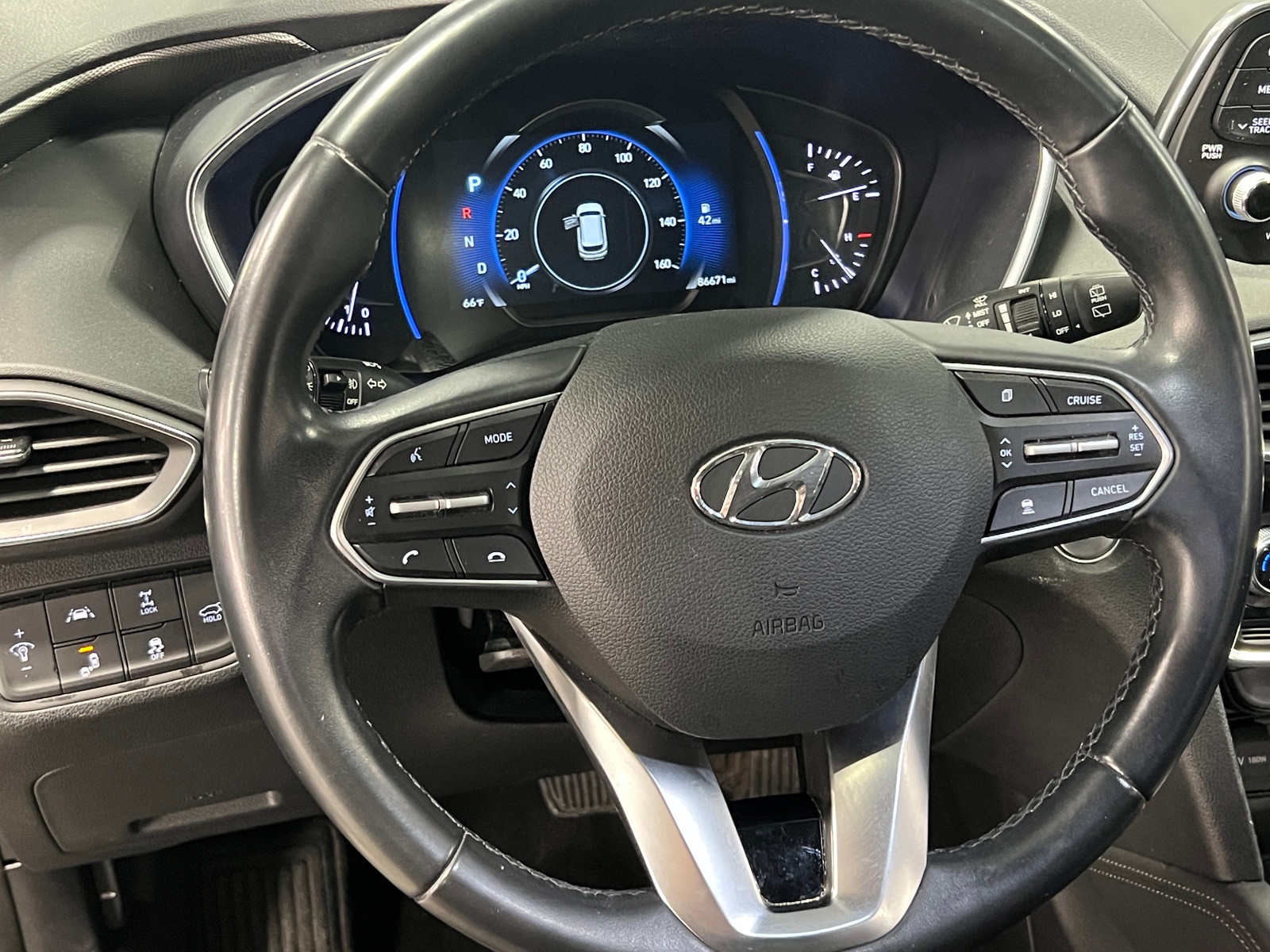 Thumbnail: 2020 Hyundai Santa Fe - 4