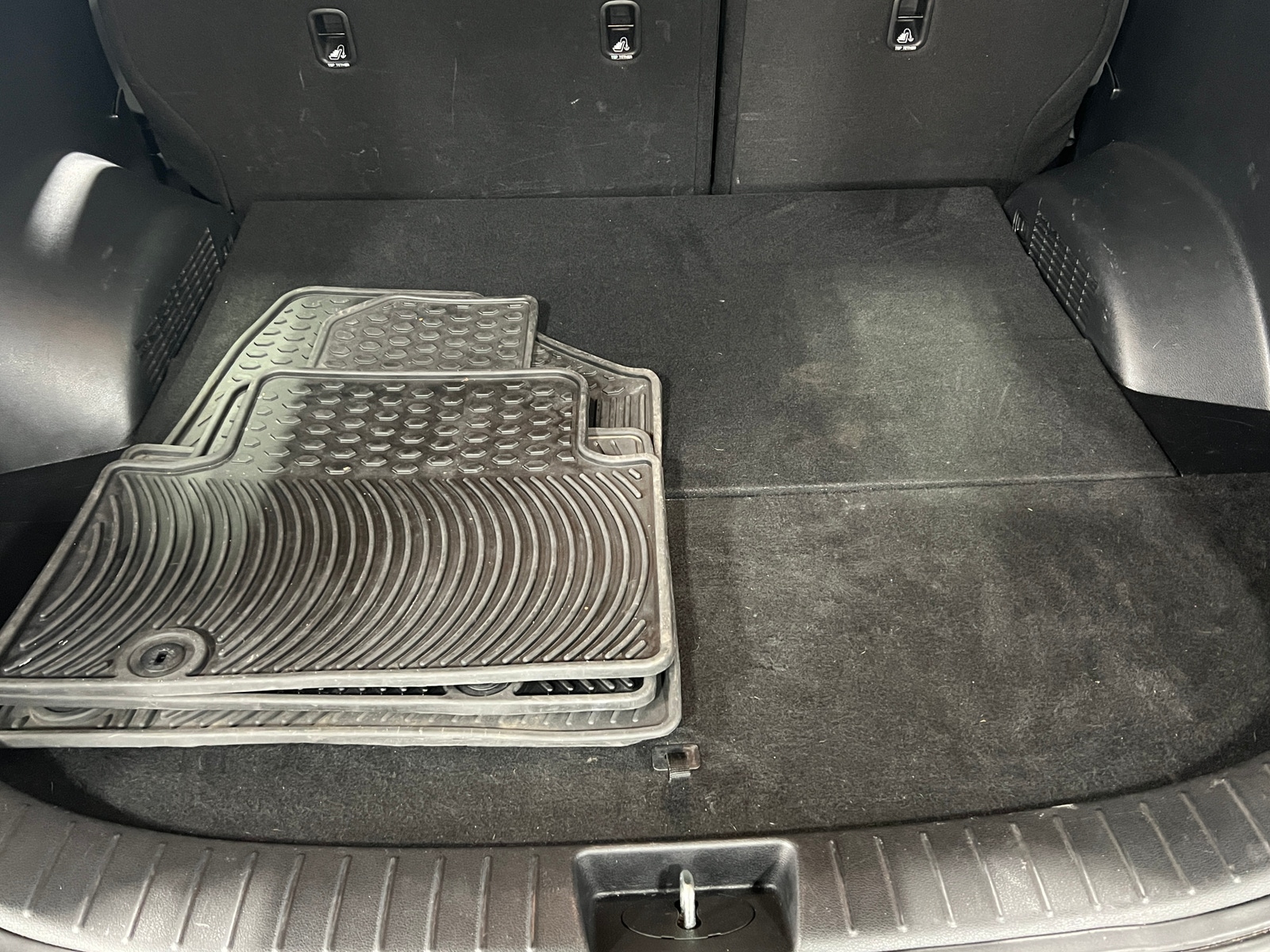 Thumbnail: 2020 Hyundai Santa Fe - 6