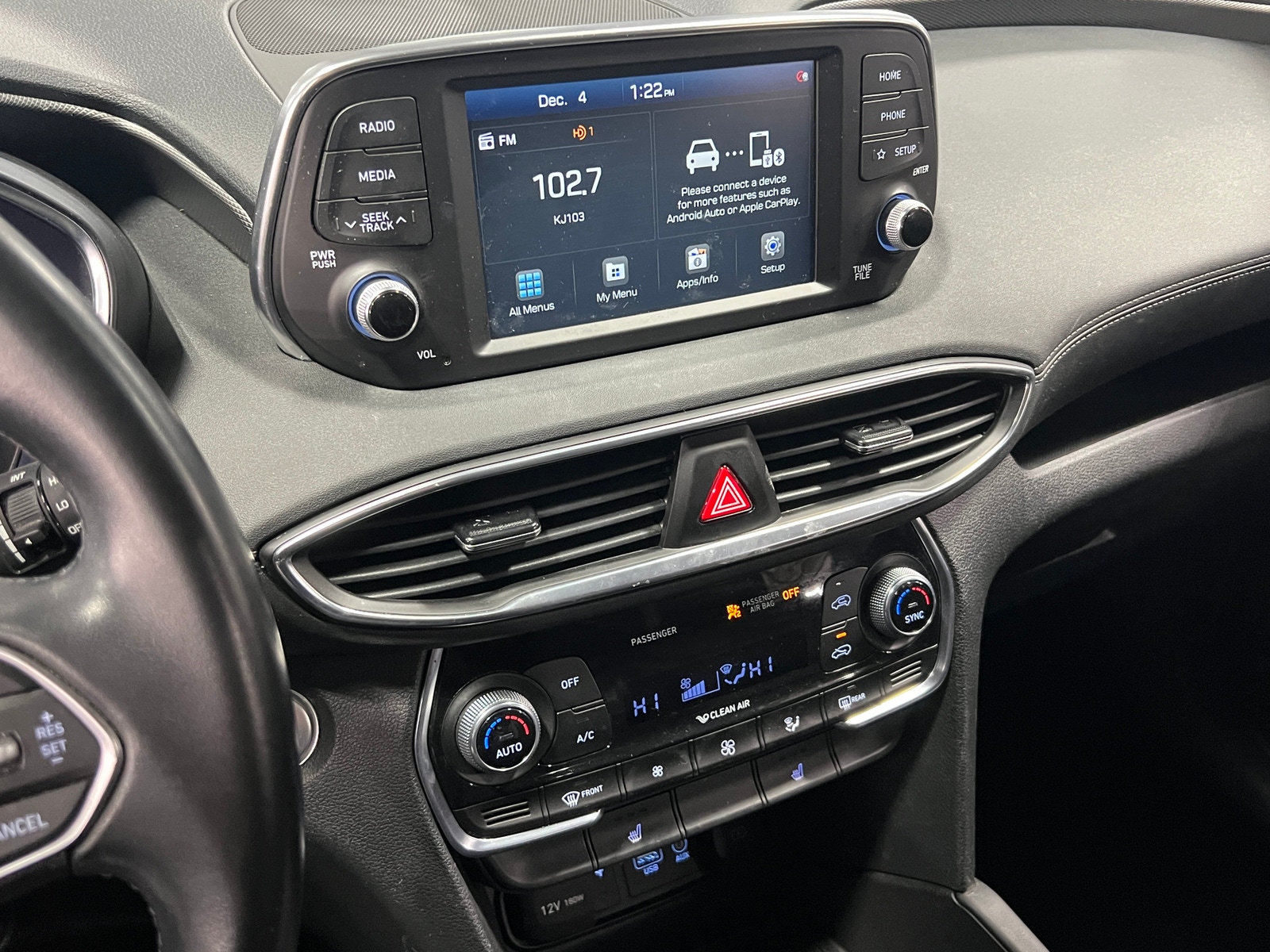 Thumbnail: 2020 Hyundai Santa Fe - 3