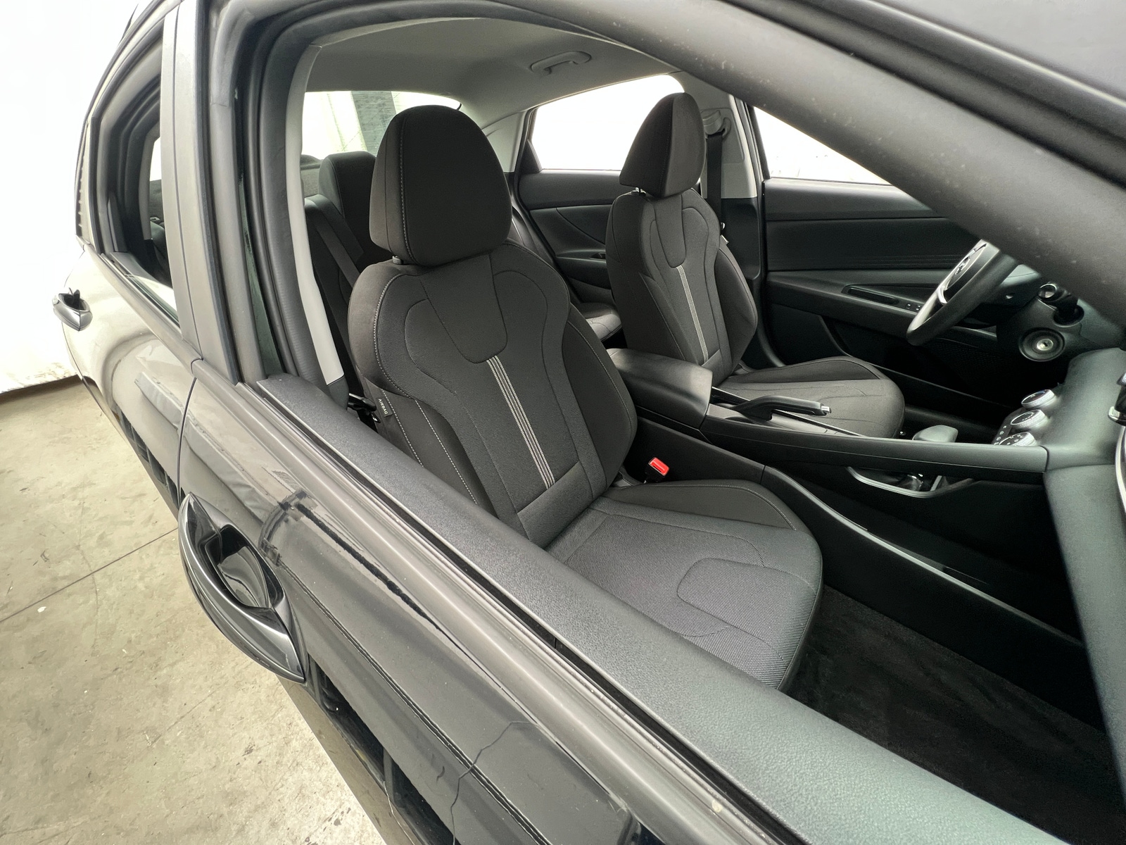 Thumbnail: 2022 Hyundai Elantra - 2