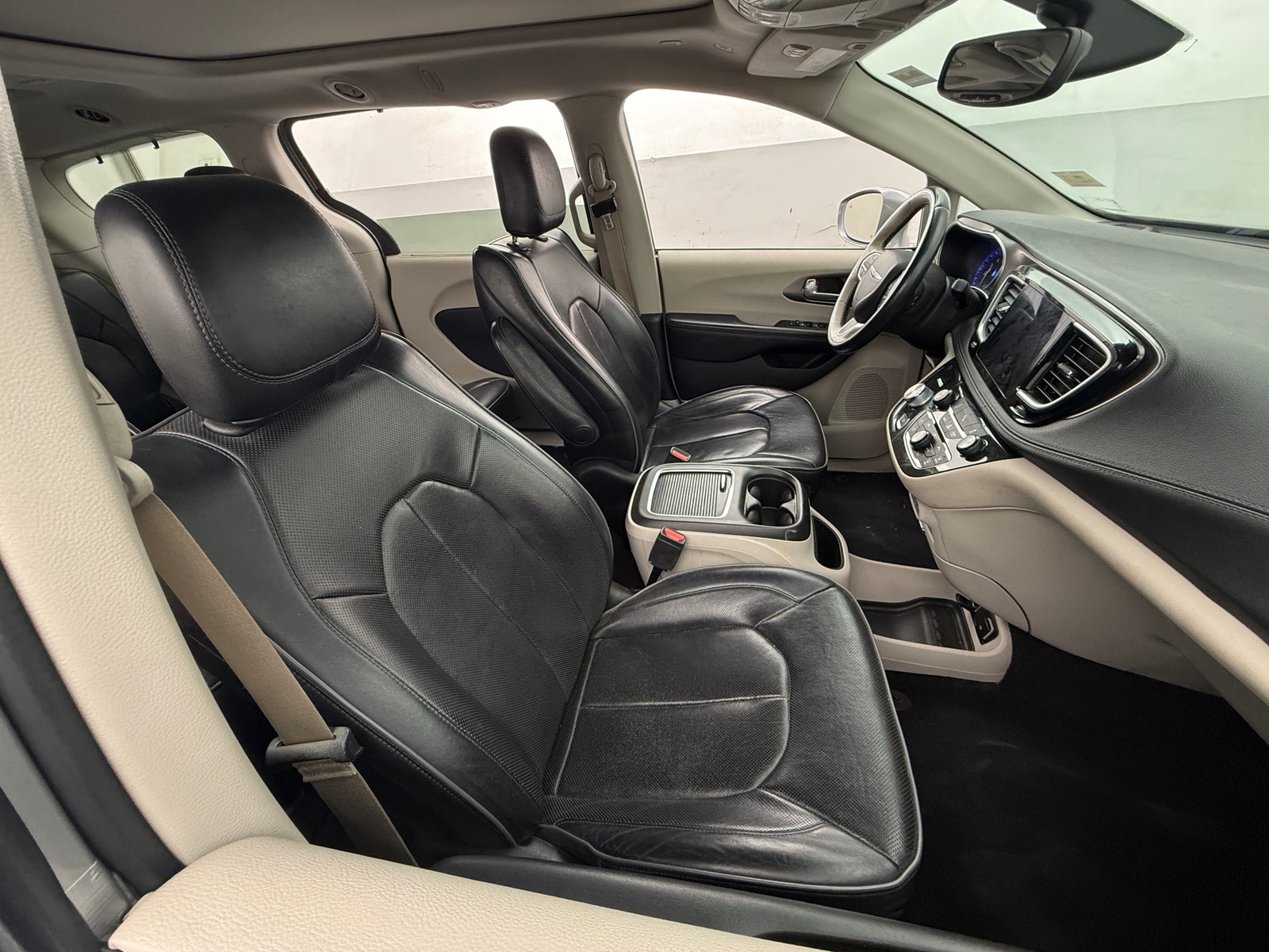 Thumbnail: 2018 Chrysler Pacifica - 2