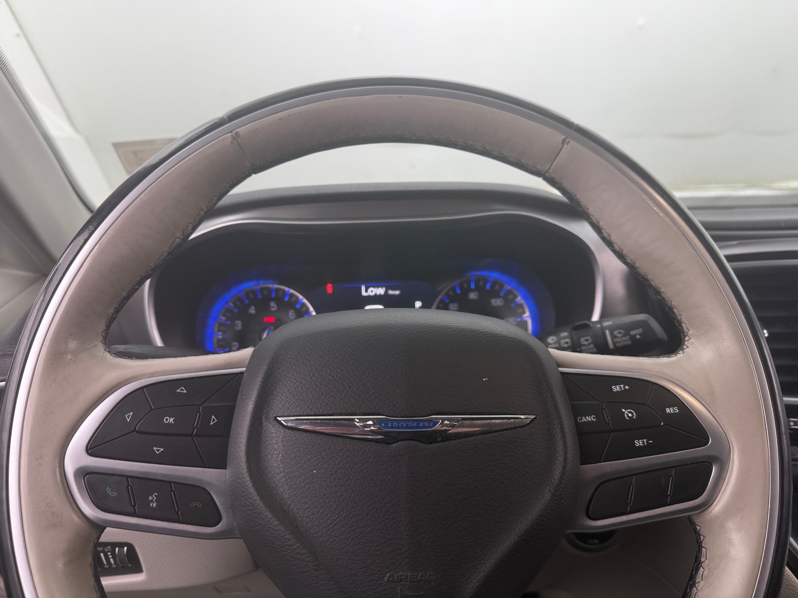 Thumbnail: 2018 Chrysler Pacifica - 5