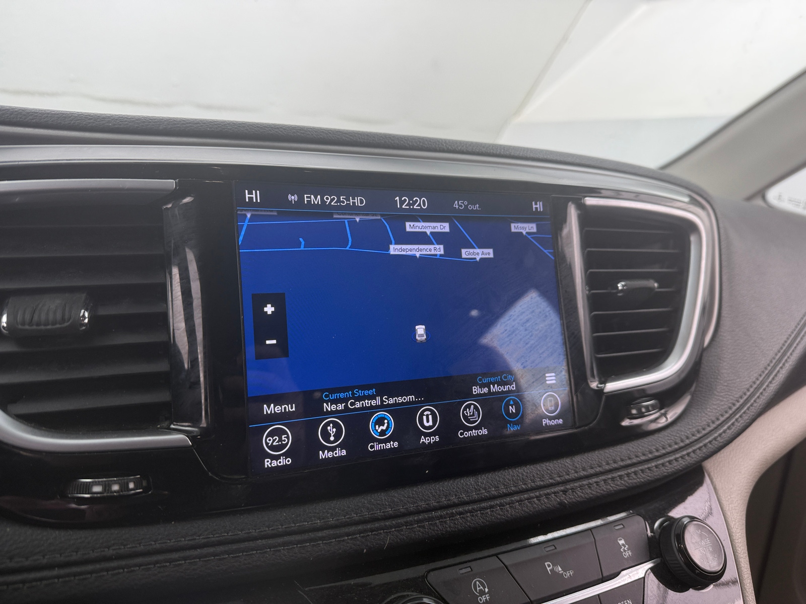 Thumbnail: 2018 Chrysler Pacifica - 4