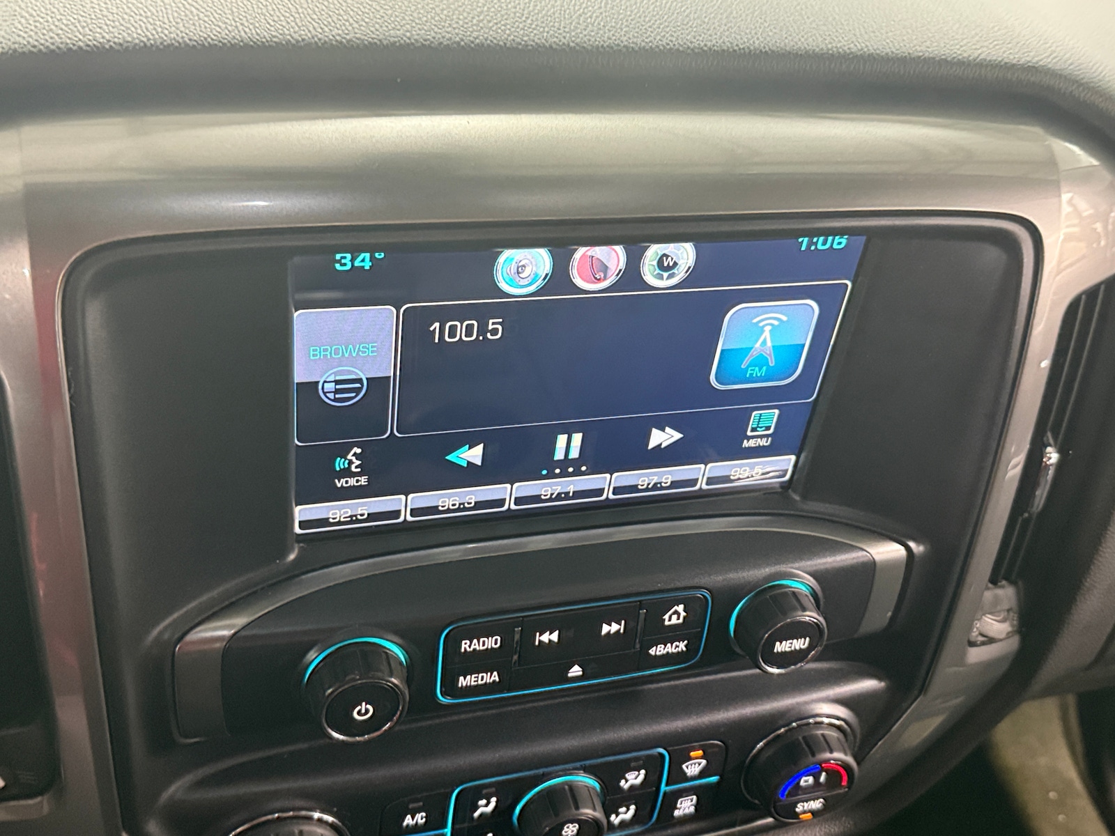 Thumbnail: 2015 Chevrolet Silverado 2500 - 4