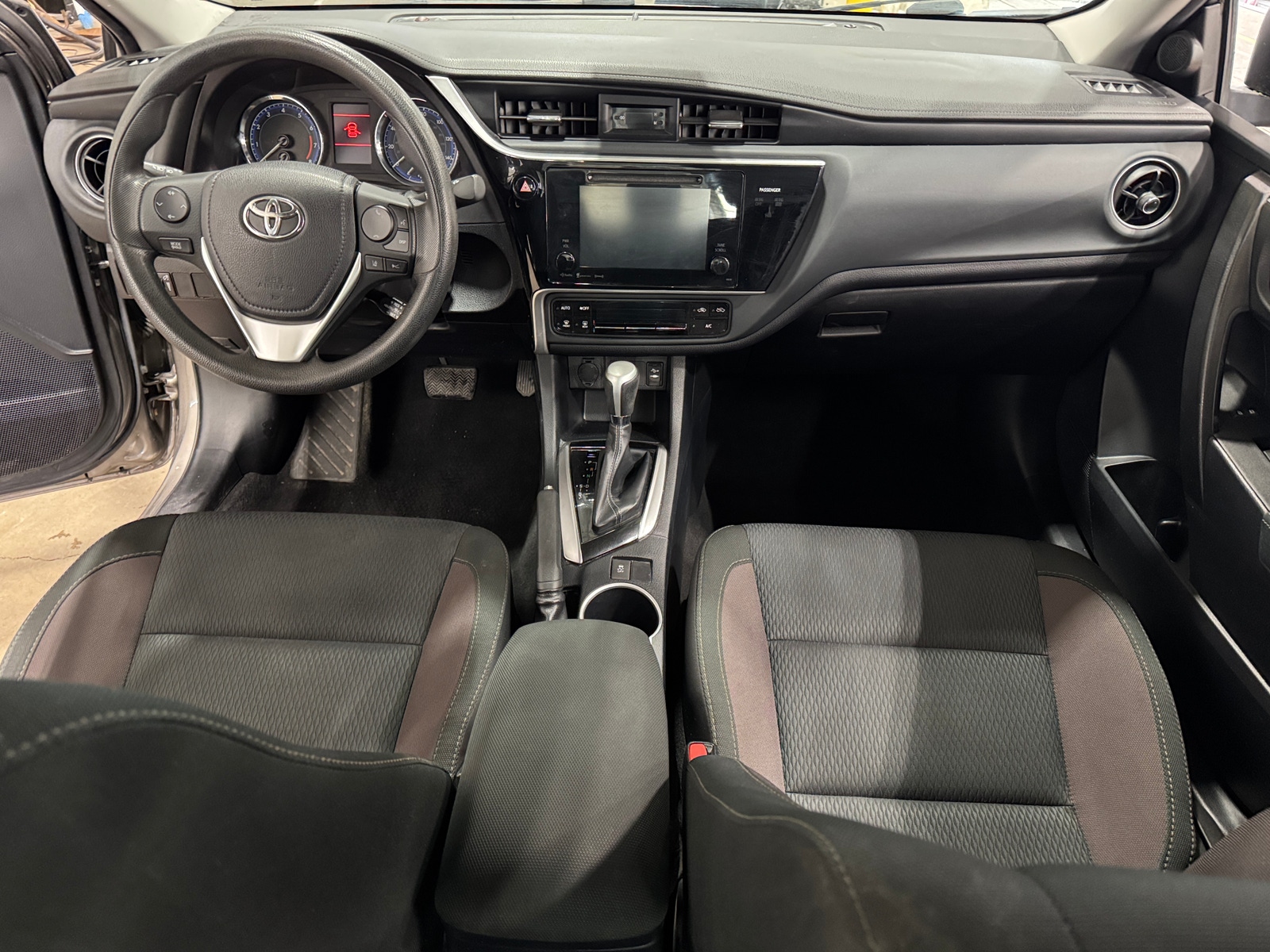 Thumbnail: 2017 Toyota Corolla - 3