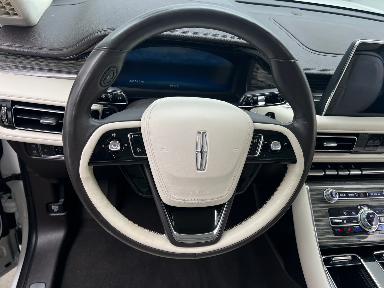 Thumbnail: 2020 Lincoln Aviator - 4