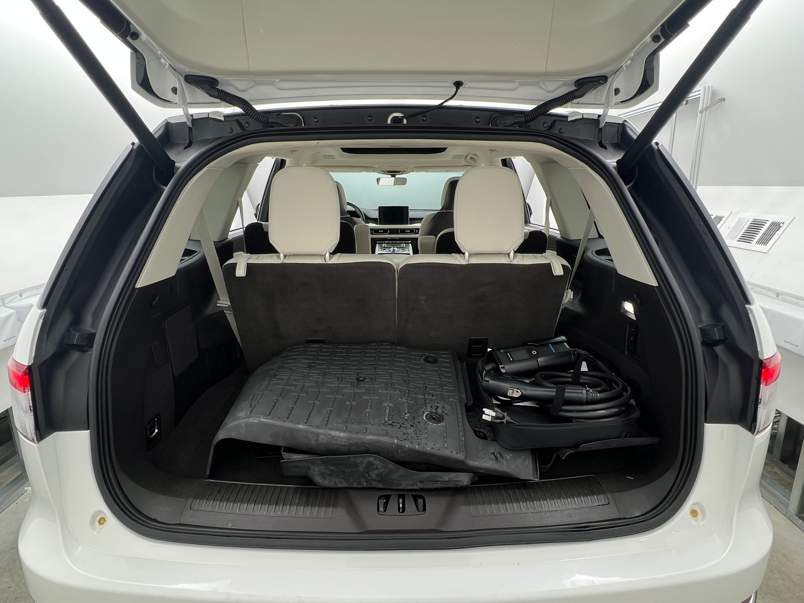 Thumbnail: 2020 Lincoln Aviator - 6