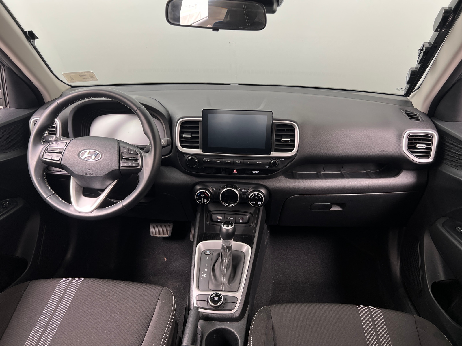 Thumbnail: 2023 Hyundai Venue - 3