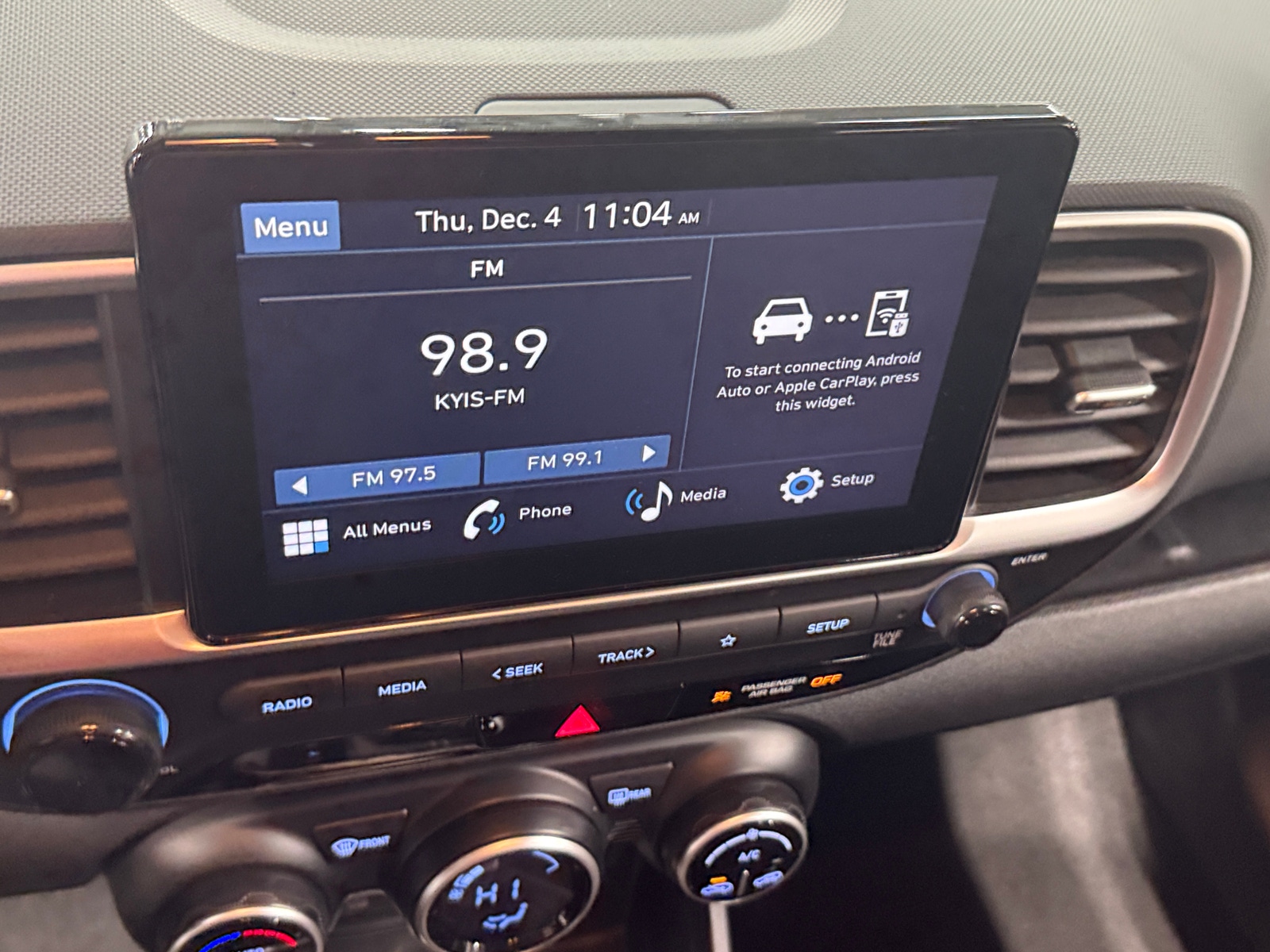 Thumbnail: 2023 Hyundai Venue - 4