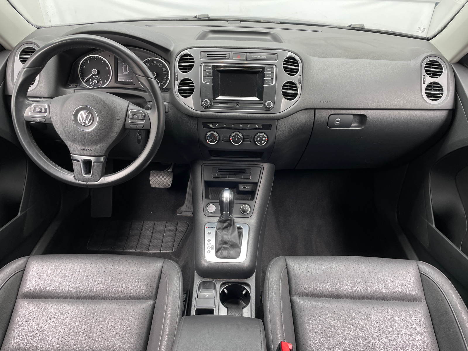 Thumbnail: 2016 Volkswagen Tiguan - 3