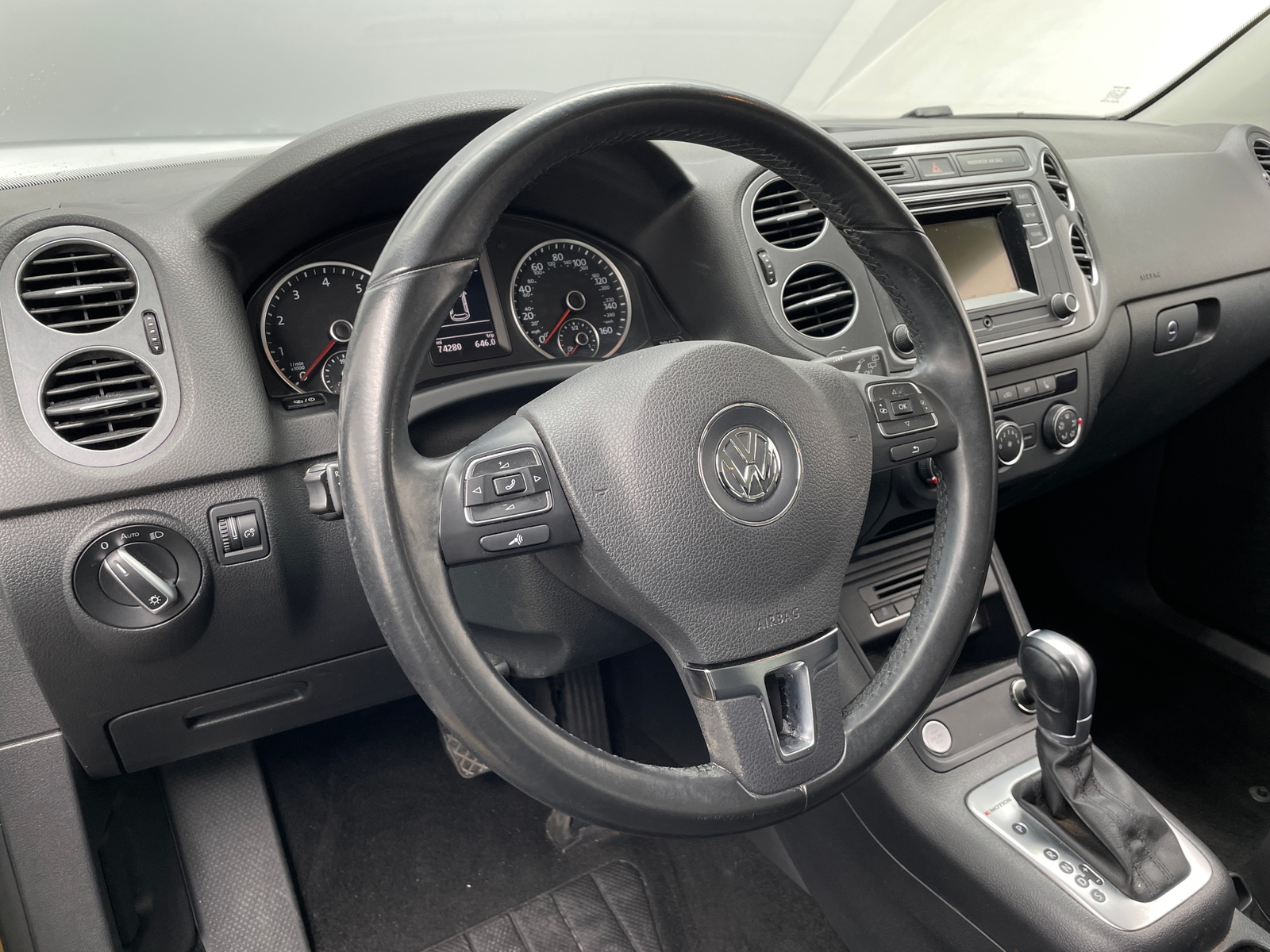 Thumbnail: 2016 Volkswagen Tiguan - 5