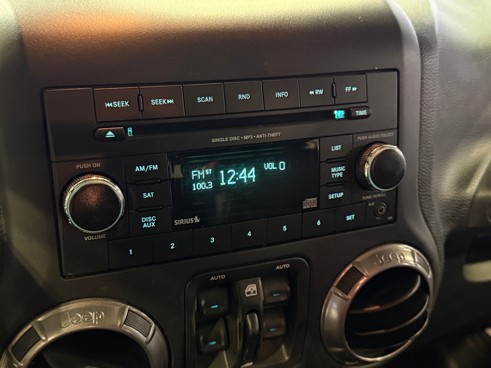 Thumbnail: 2018 Jeep Wrangler - 3