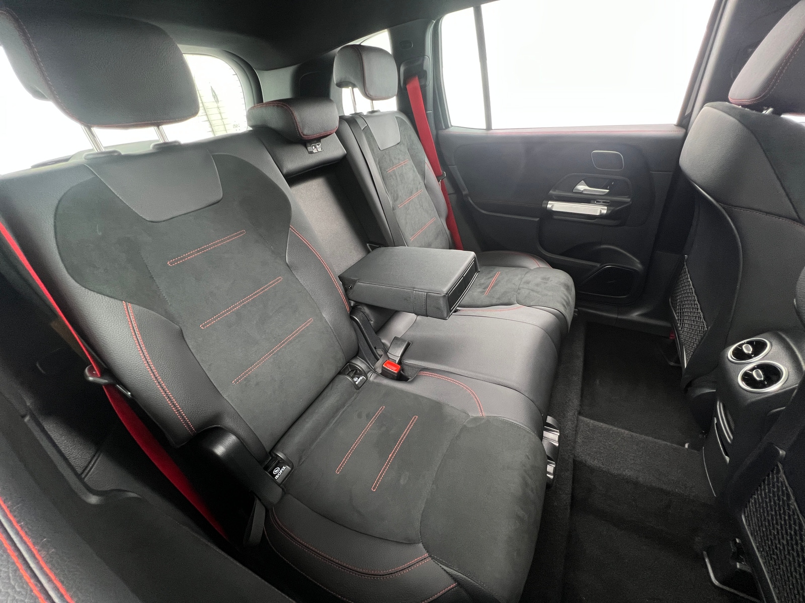 Thumbnail: 2025 Mercedes-Benz GLB - 5