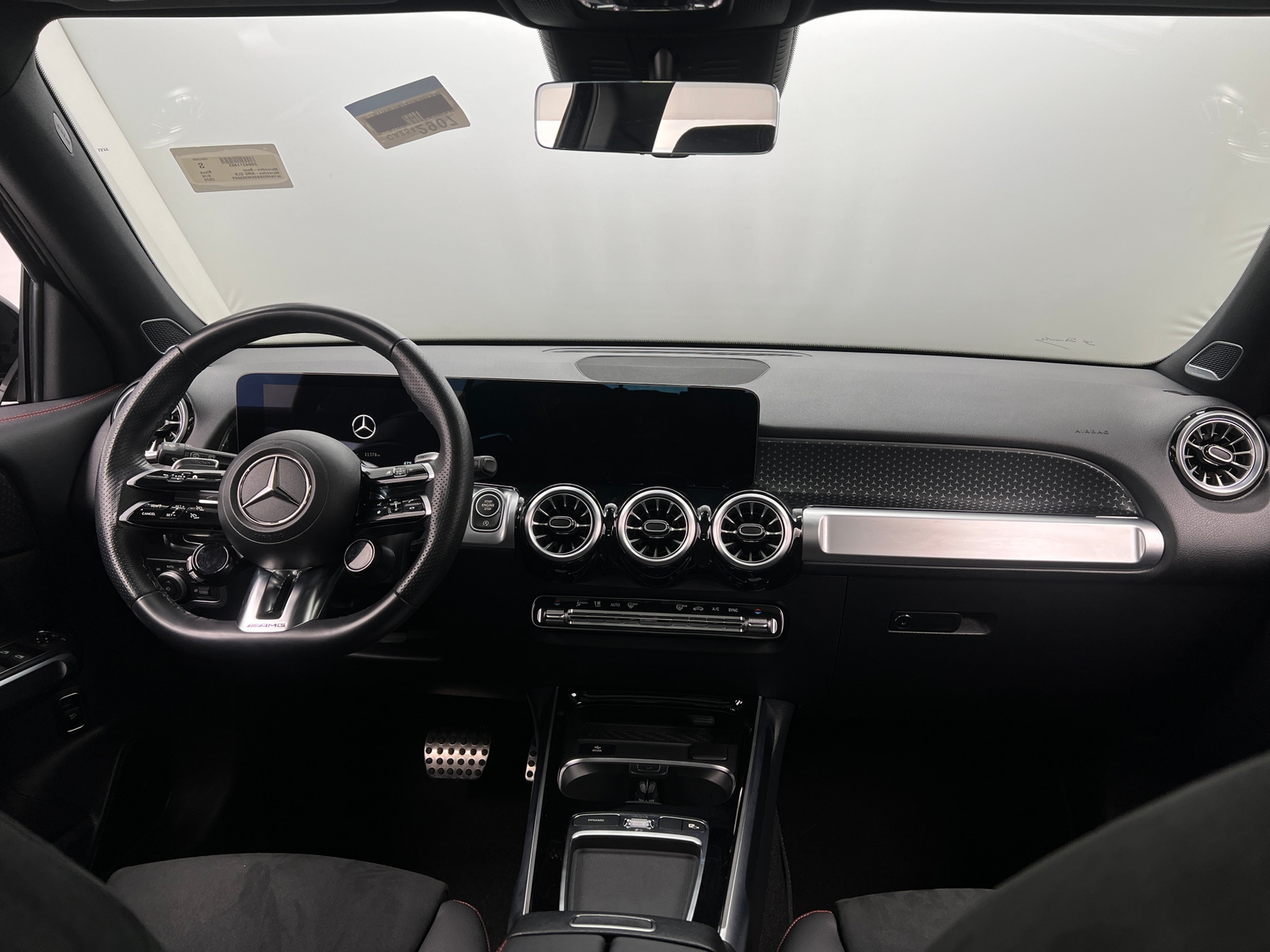 Thumbnail: 2025 Mercedes-Benz GLB - 2