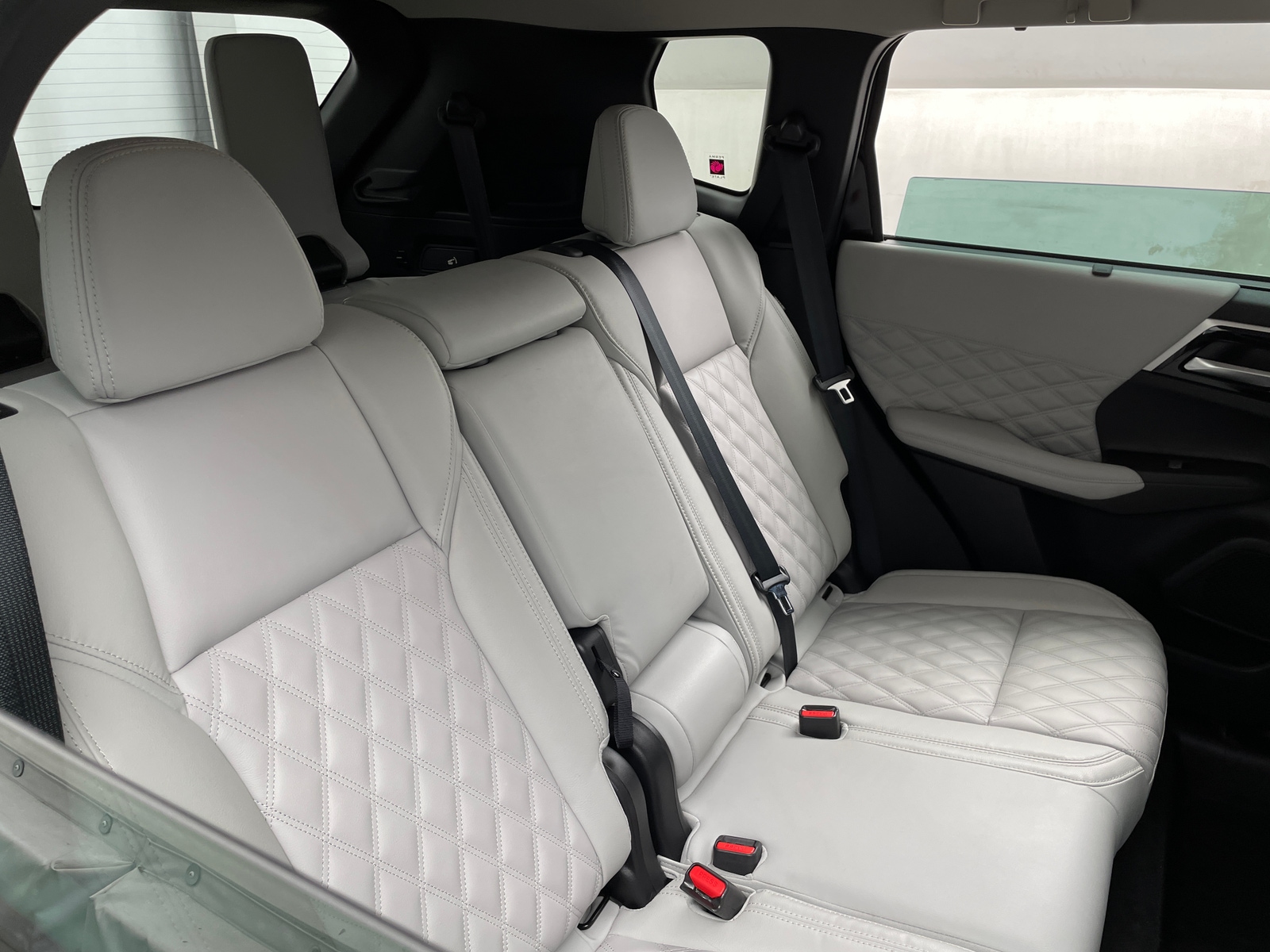 Thumbnail: 2023 Mitsubishi Outlander - 5