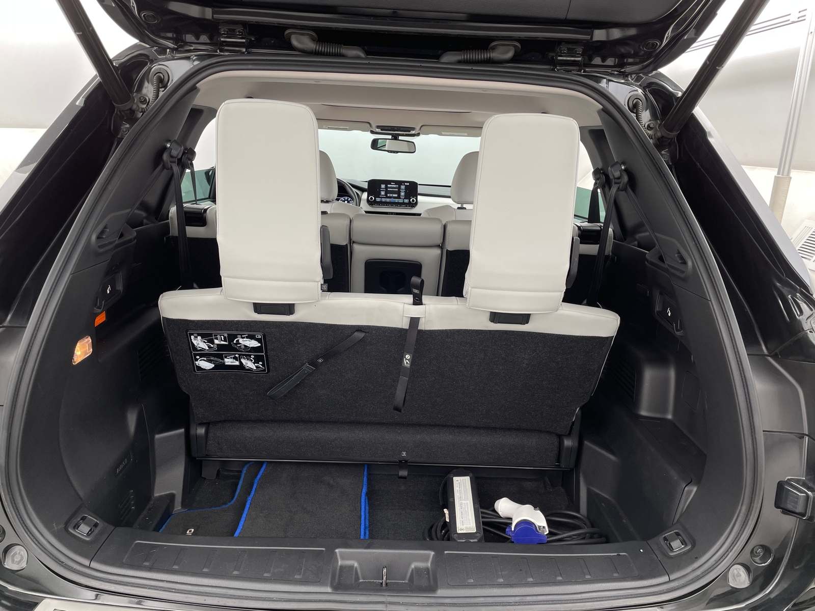 Thumbnail: 2023 Mitsubishi Outlander - 6