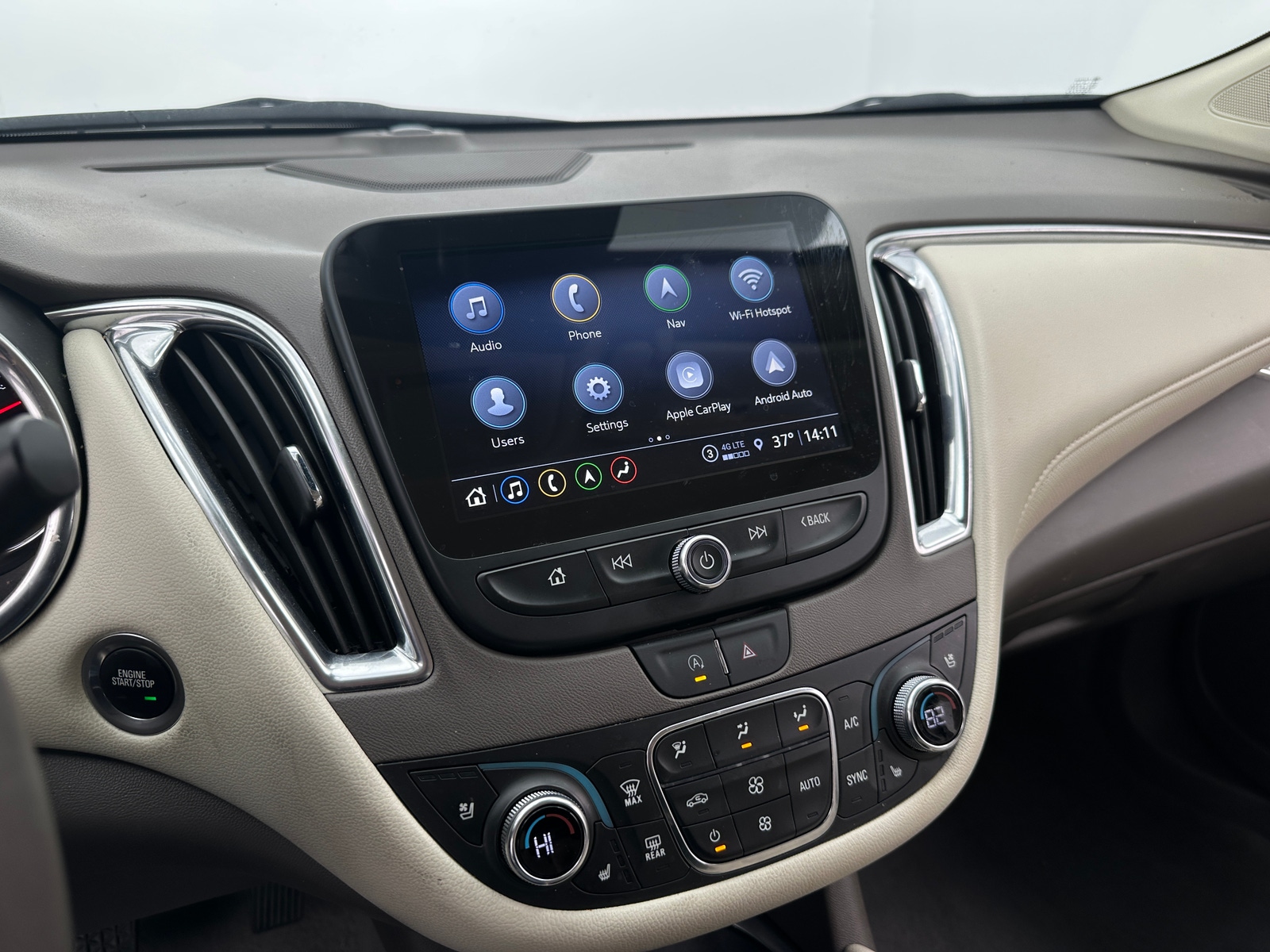 Thumbnail: 2024 Chevrolet Malibu - 3