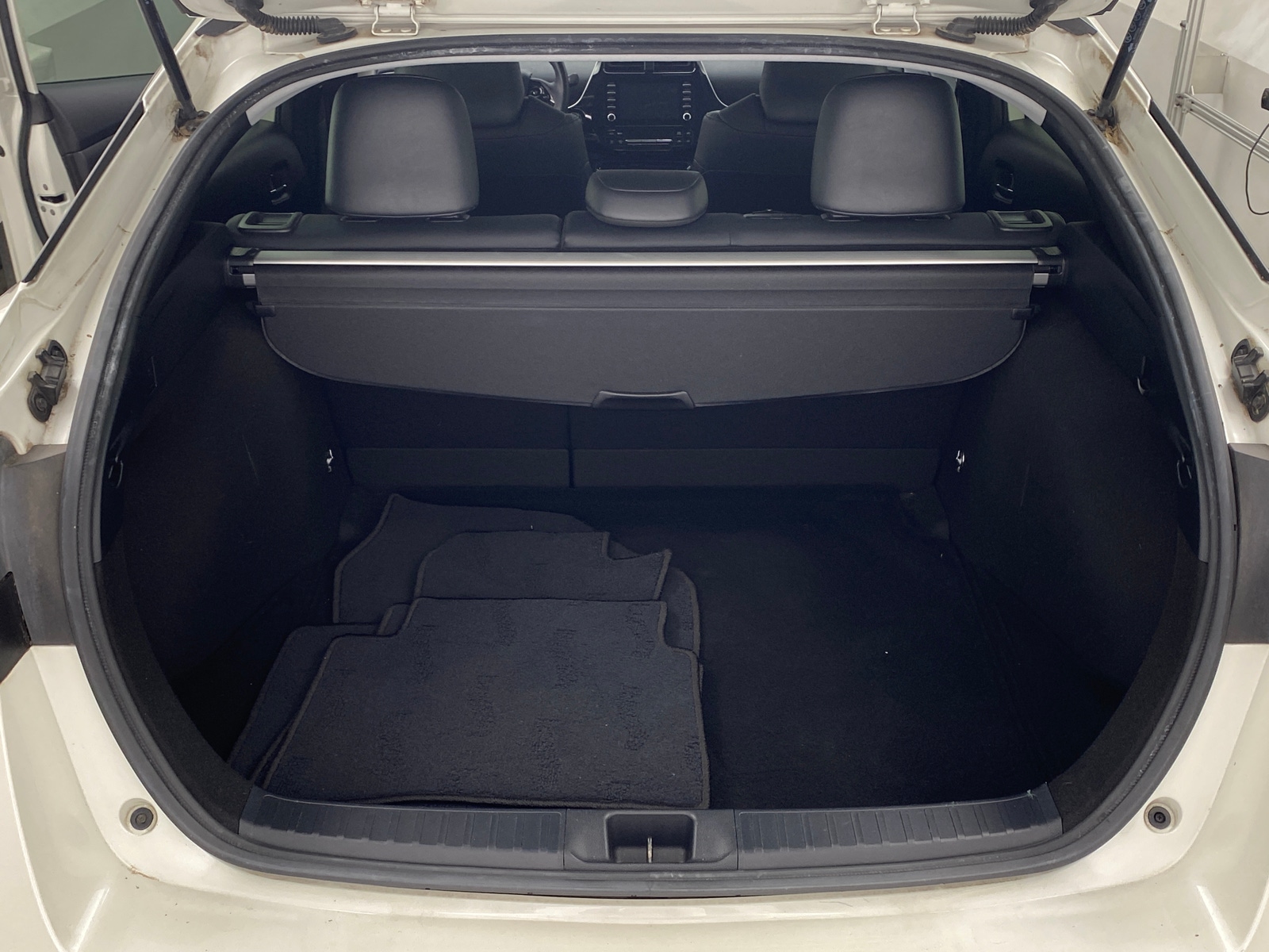 Thumbnail: 2020 Toyota Prius - 6