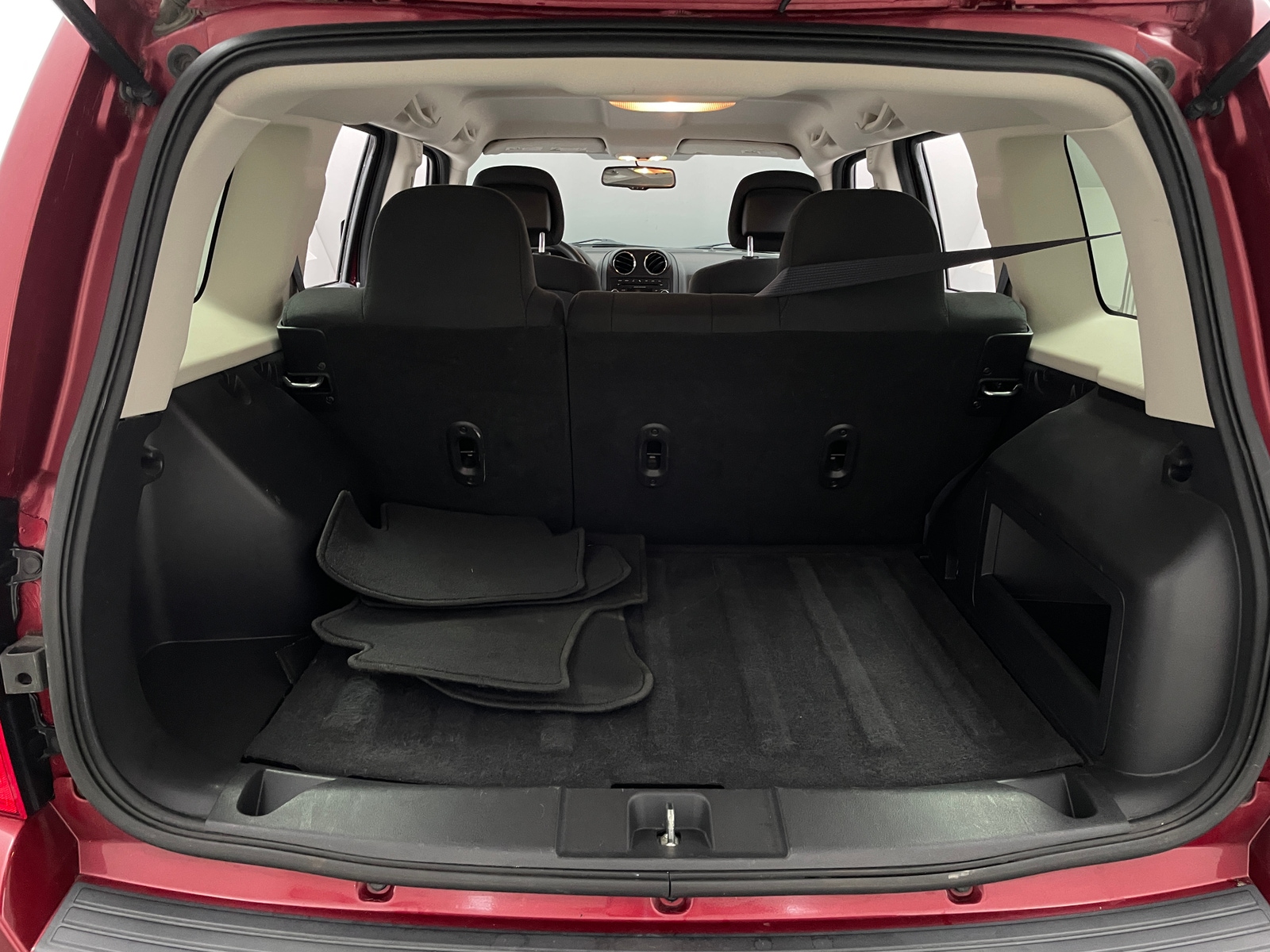 Thumbnail: 2017 Jeep Patriot - 7