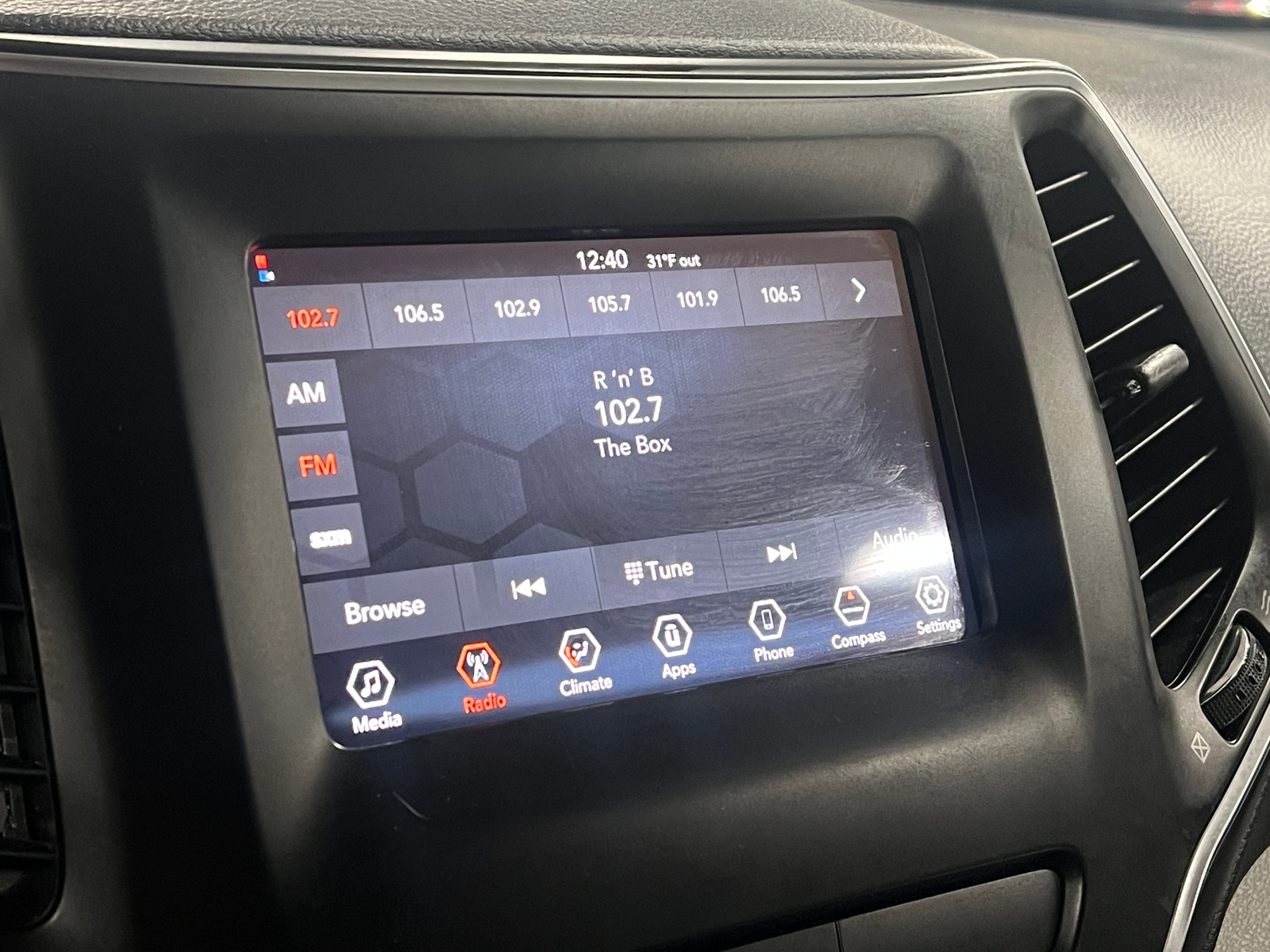 Thumbnail: 2020 Jeep Cherokee - 4