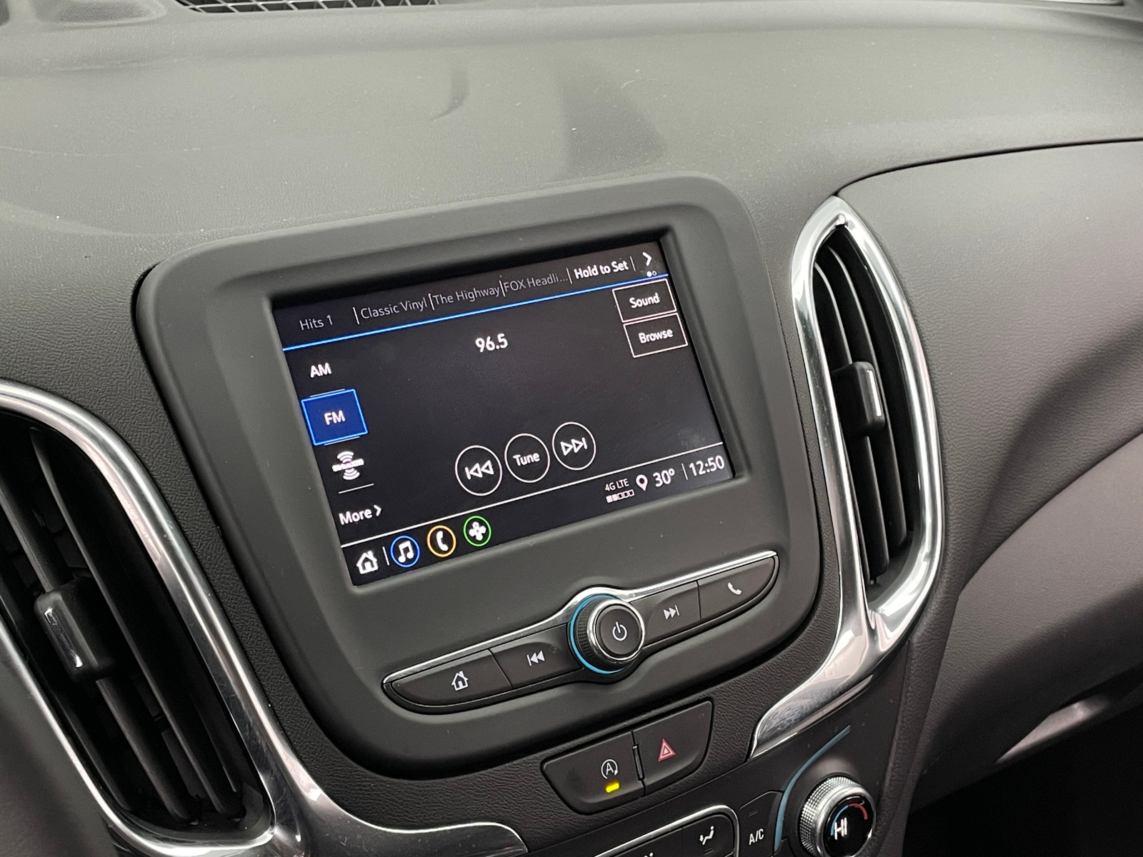 Thumbnail: 2024 Chevrolet Equinox - 4