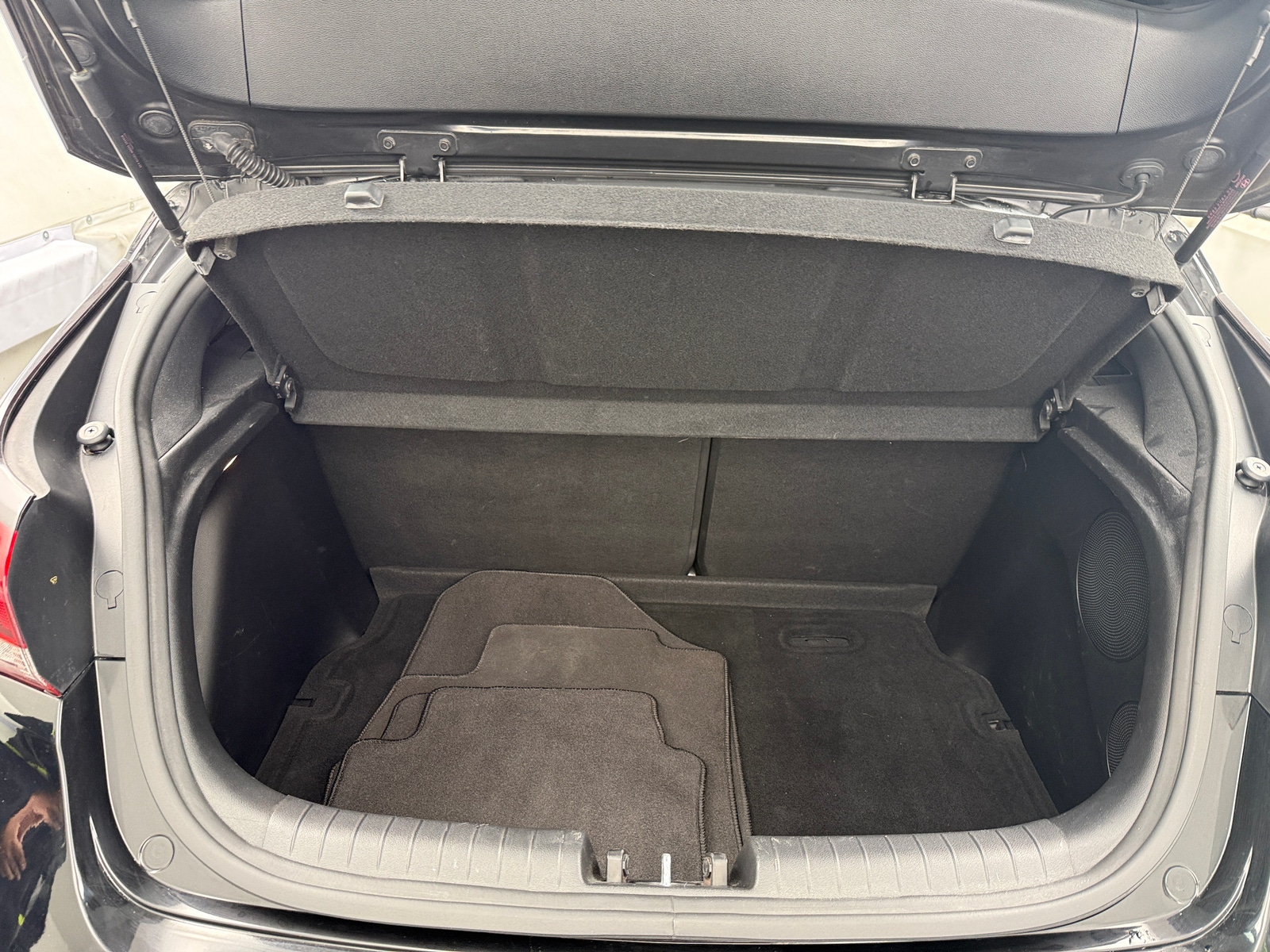 Thumbnail: 2020 Hyundai Veloster - 5