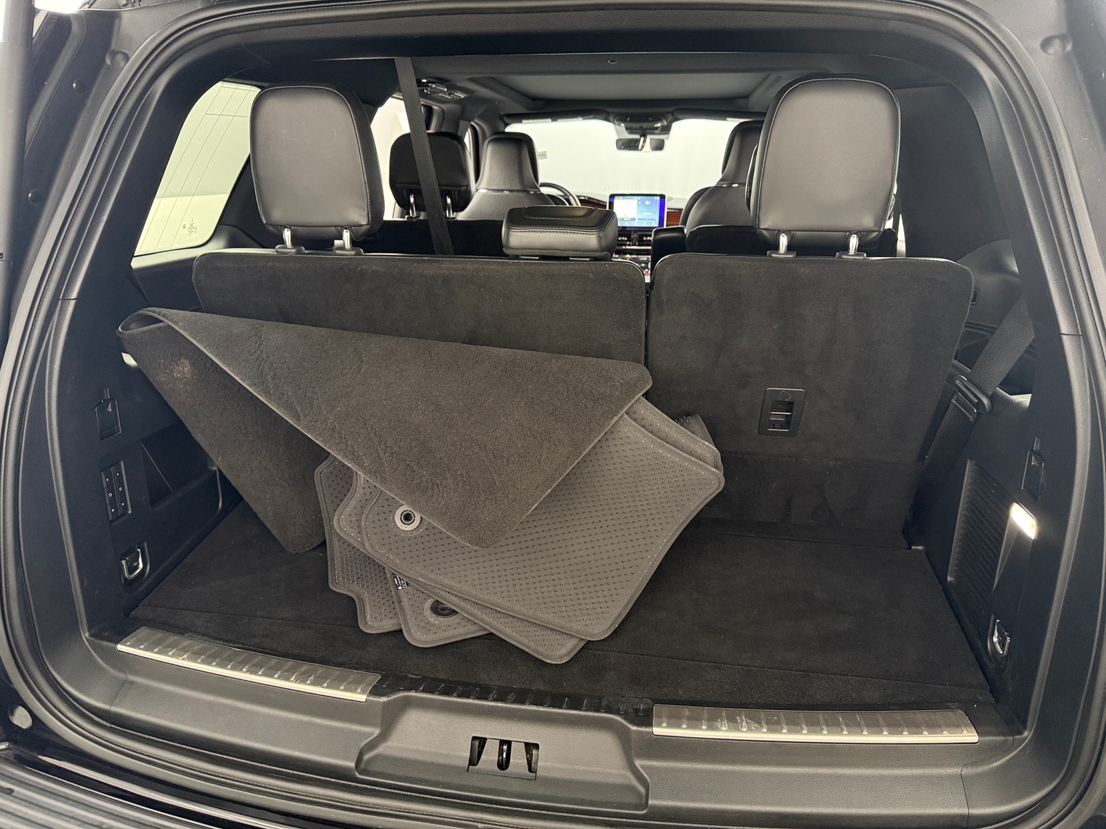 Thumbnail: 2020 Lincoln Navigator - 6