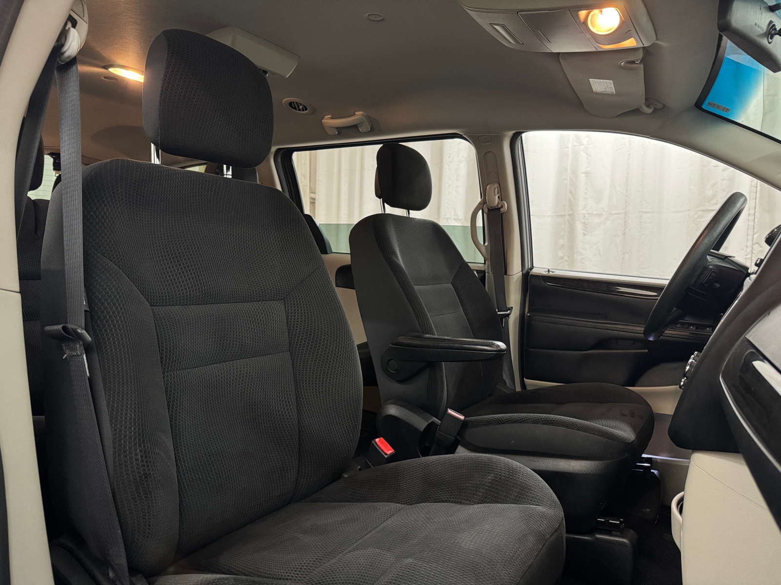 Thumbnail: 2019 Dodge Grand Caravan - 2