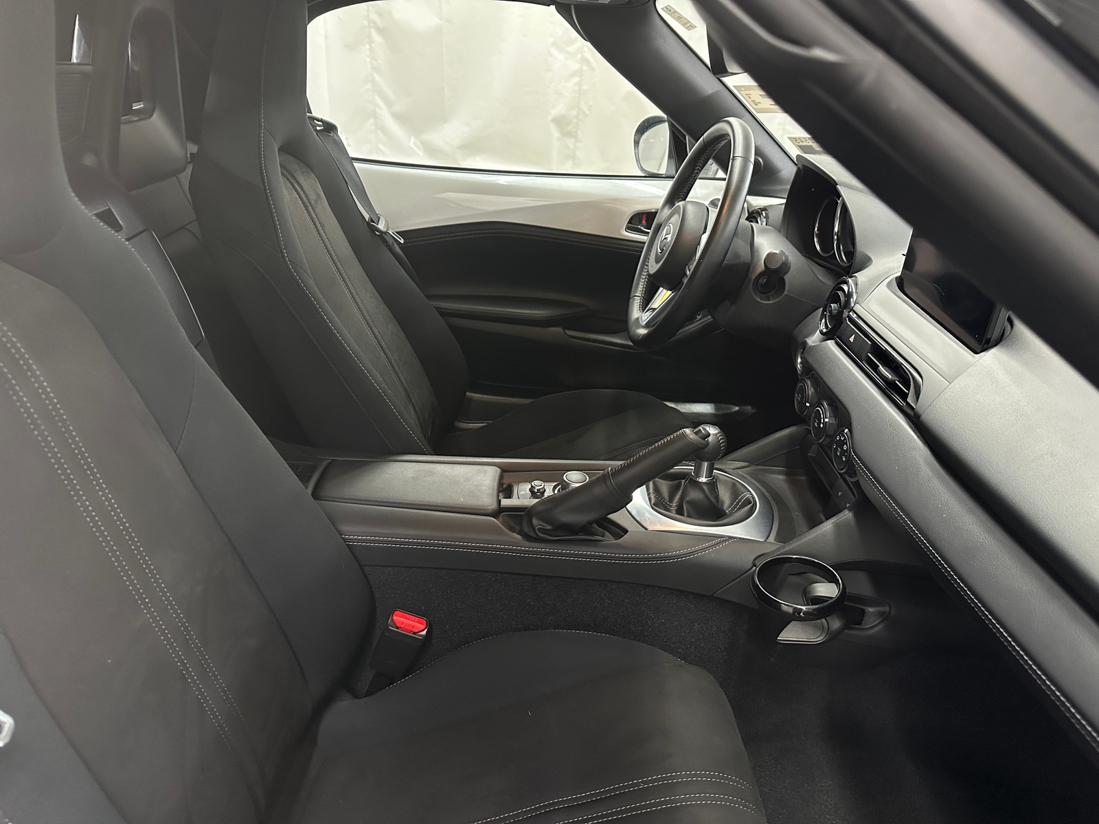 Thumbnail: 2024 Mazda MX-5 Miata - 2