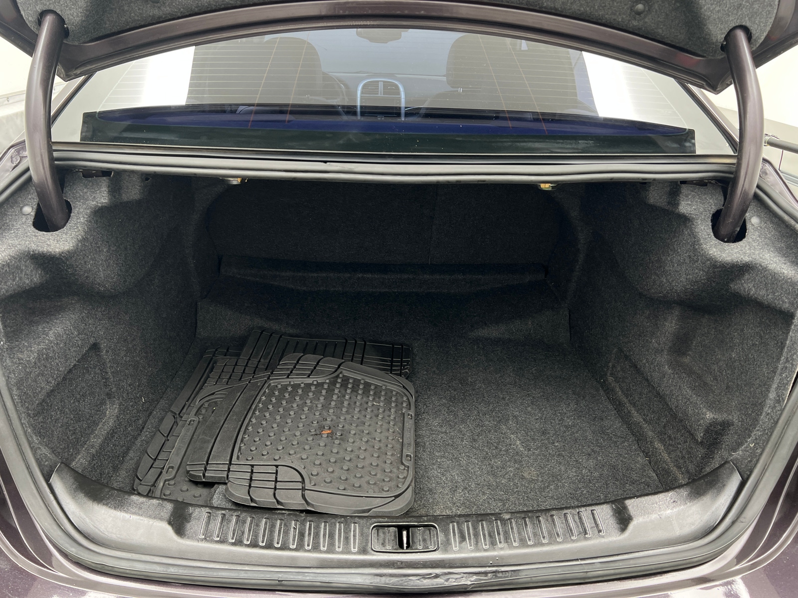 Thumbnail: 2015 Chevrolet Malibu - 6