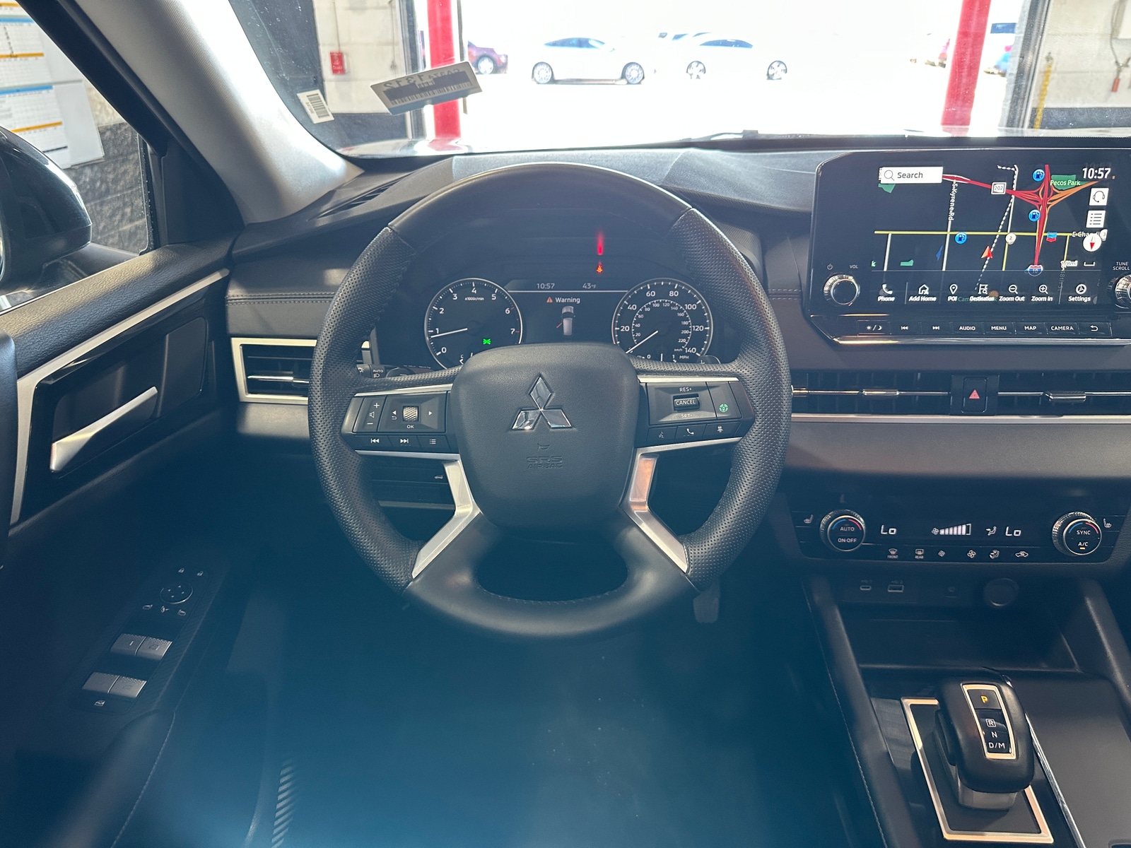 Thumbnail: 2024 Mitsubishi Outlander - 4