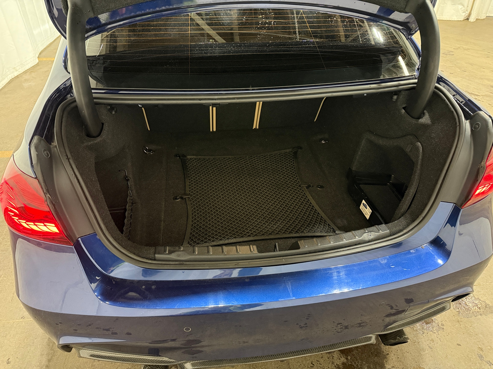 Thumbnail: 2017 BMW 3 Series - 6