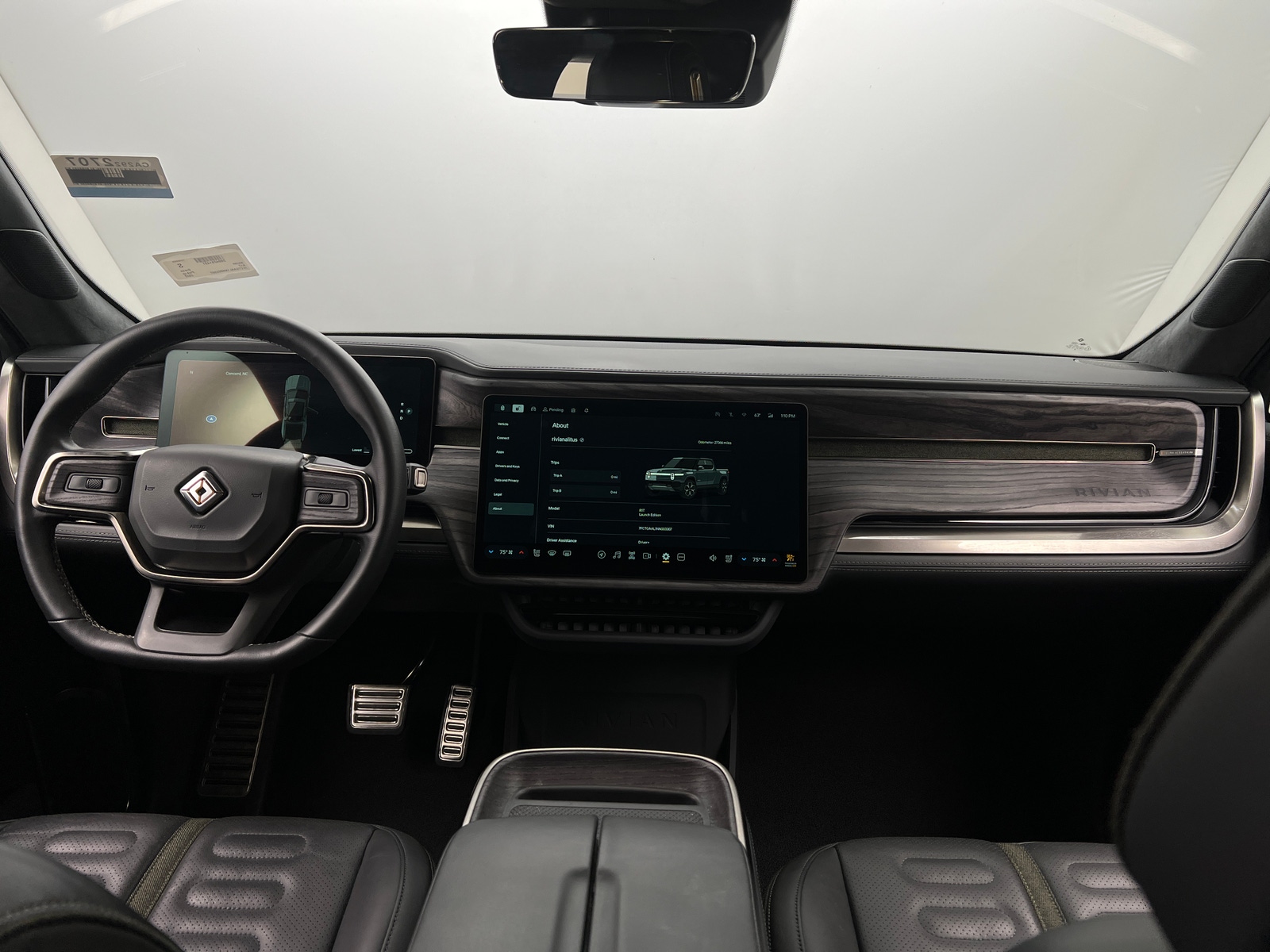 Thumbnail: 2022 Rivian R1T - 2