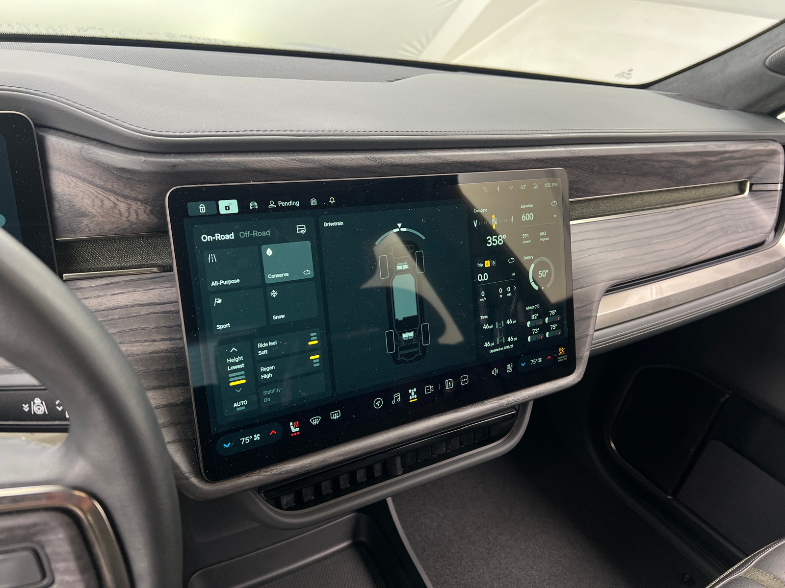 Thumbnail: 2022 Rivian R1T - 3