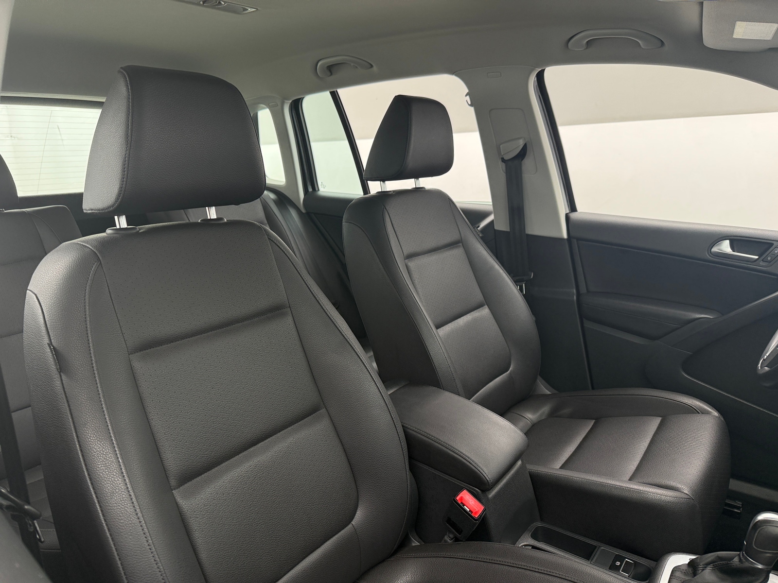 Thumbnail: 2017 Volkswagen Tiguan - 2