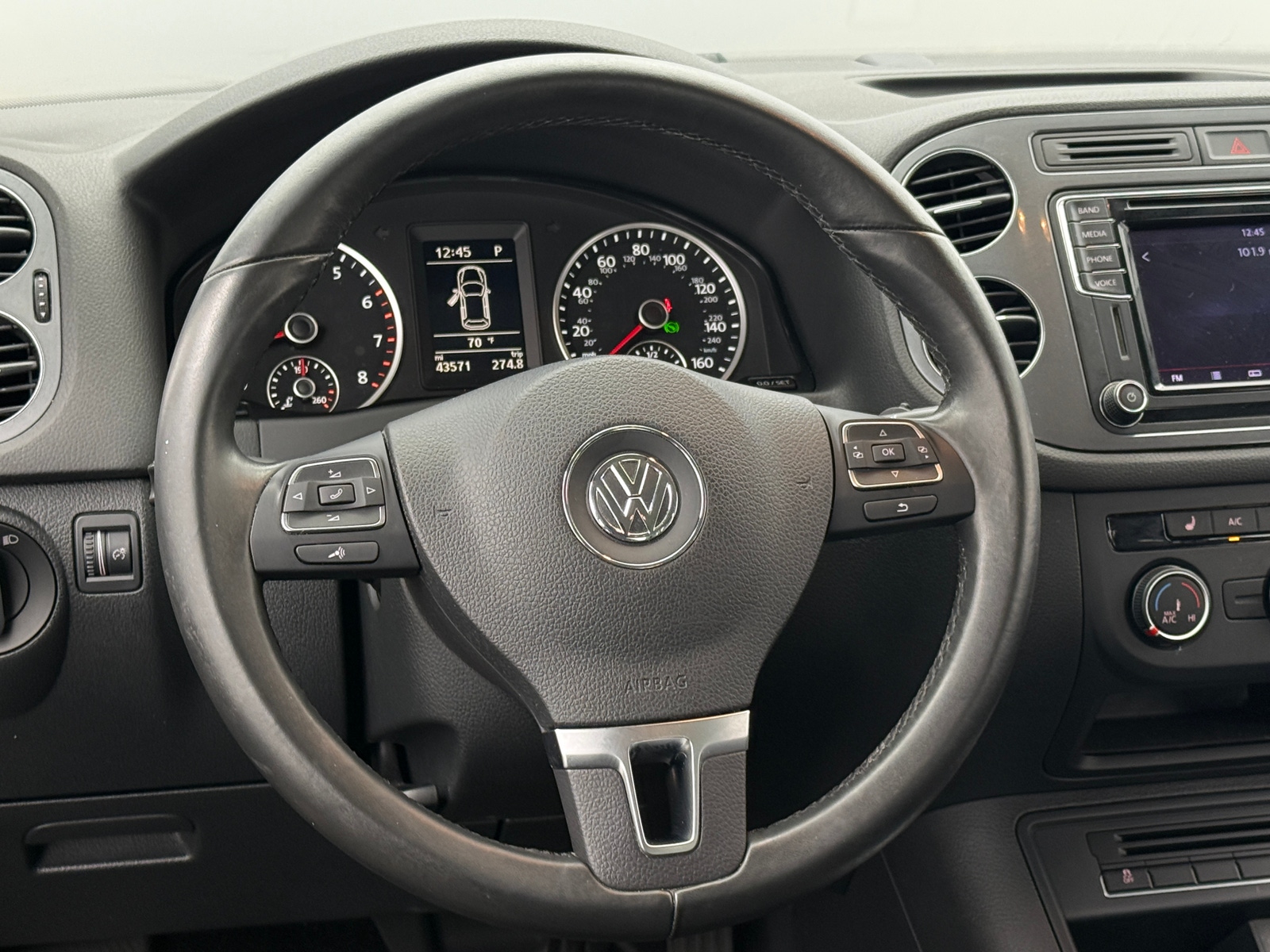 Thumbnail: 2017 Volkswagen Tiguan - 5