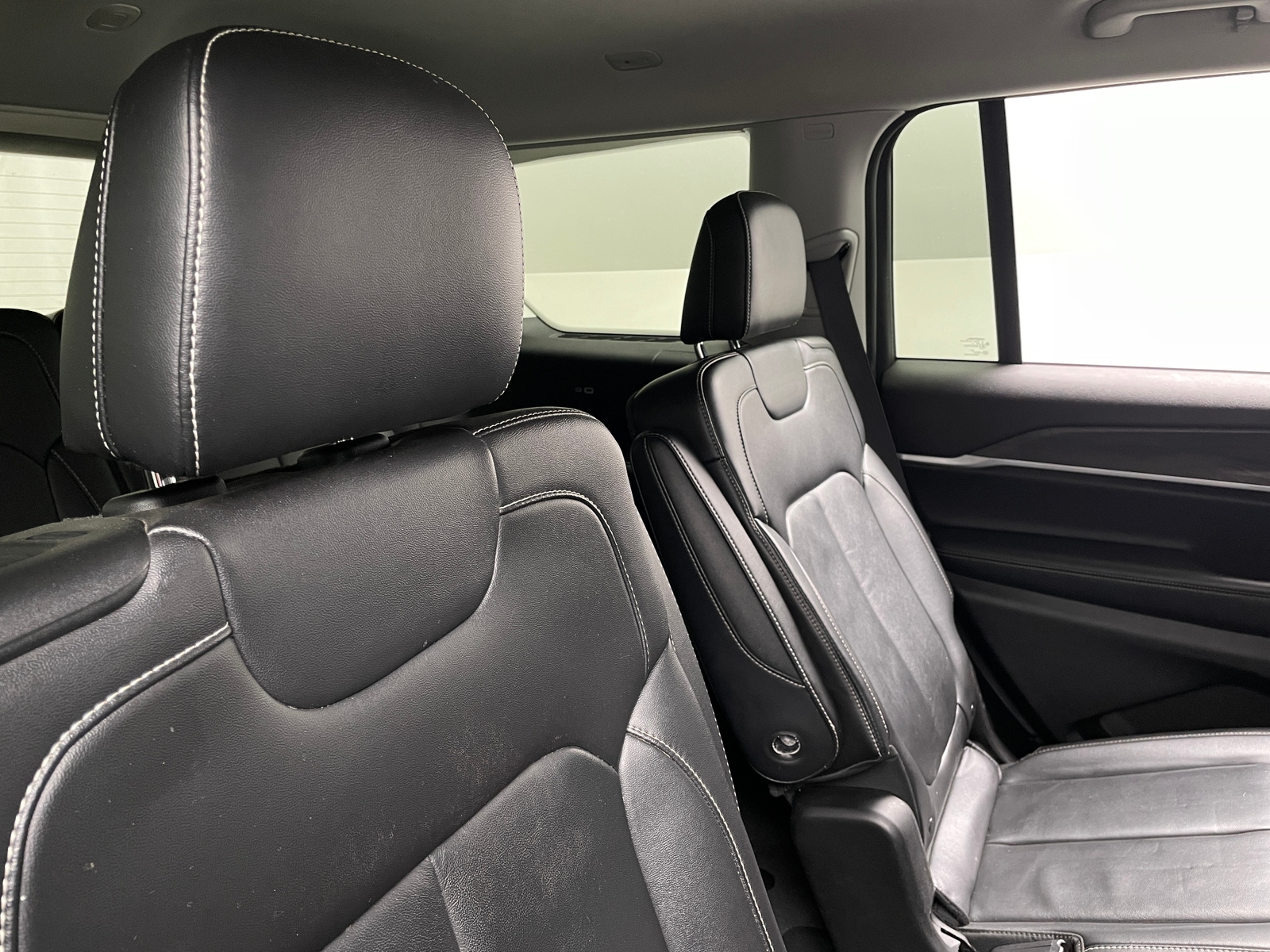 Thumbnail: 2022 Jeep Grand Cherokee L - 5