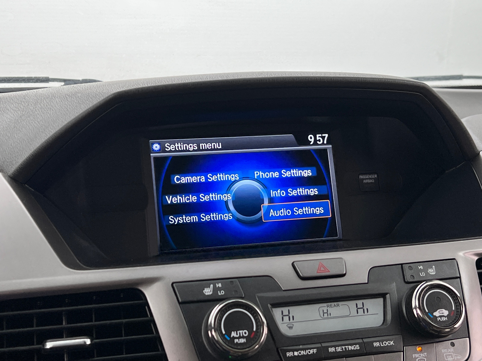 Thumbnail: 2016 Honda Odyssey - 3